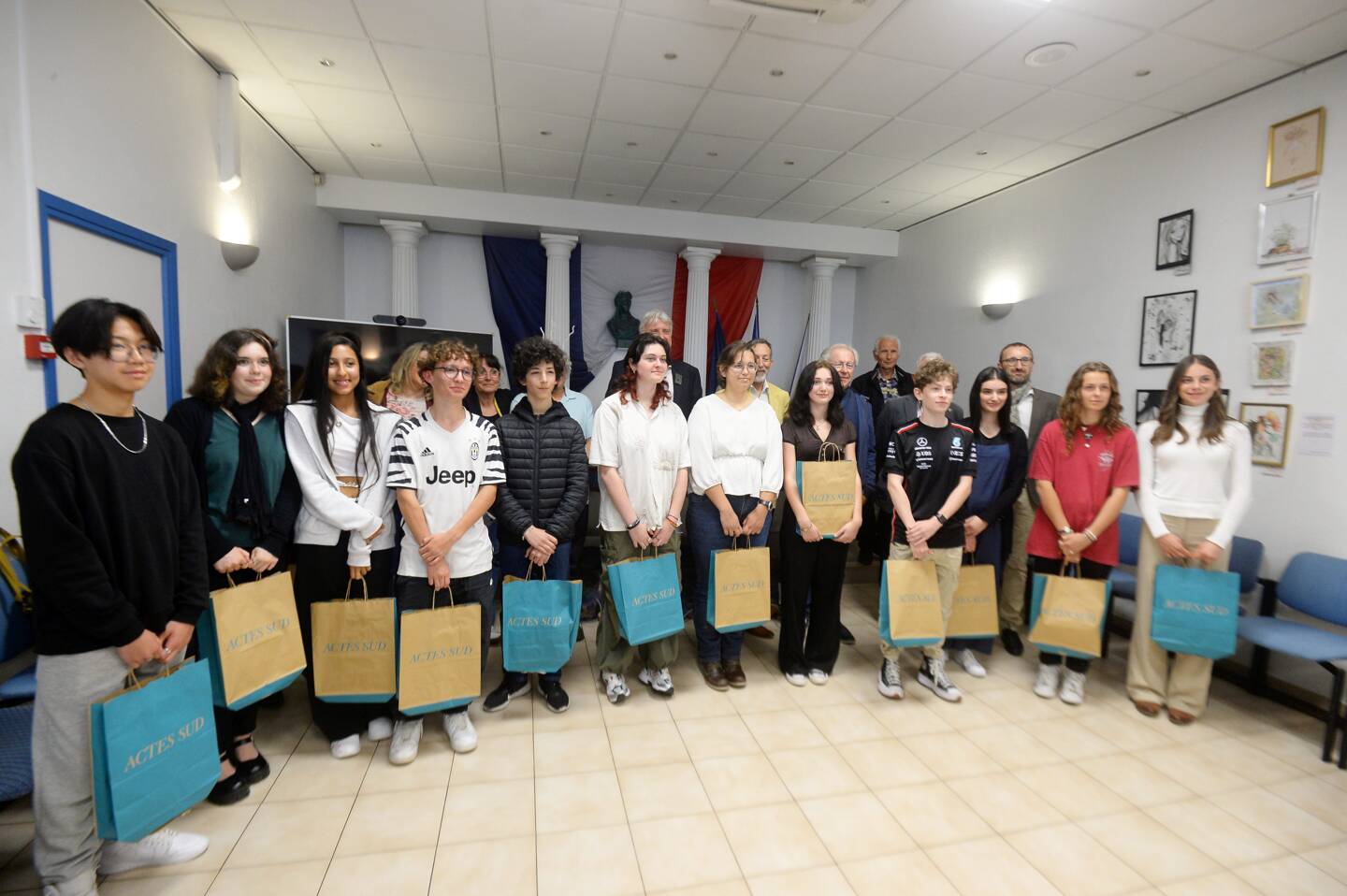 Quatorze jeunes de 12 à 18 ans de Cagnes-sur-Mer et Vence exposent leurs oeuvres à la mairie annexe du Cros-de-Cagnes jusqu’au 5 mai. 