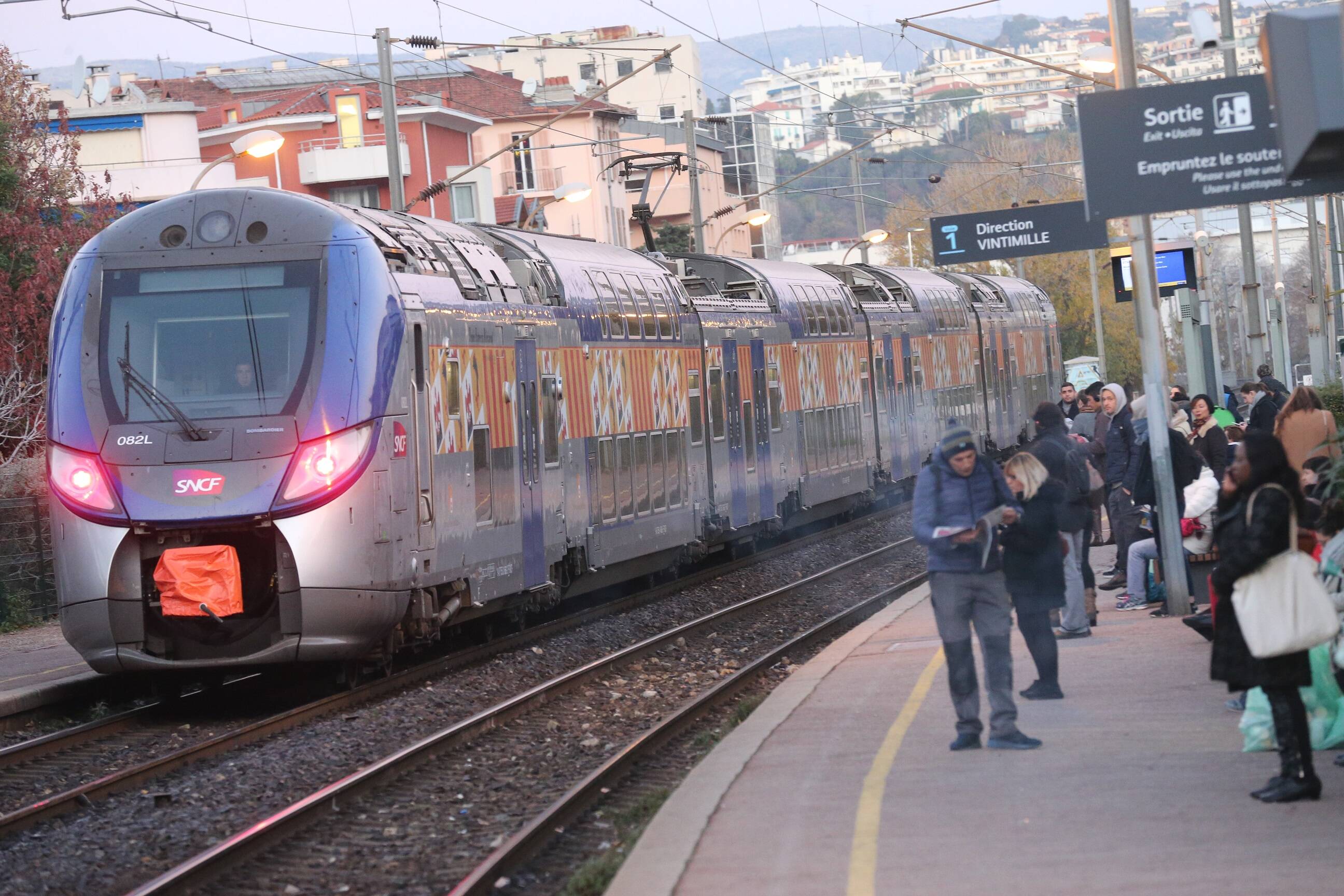 Un homme meurt happé par un train à Nice, la circulation ferroviaire interrompue dans les deux sens