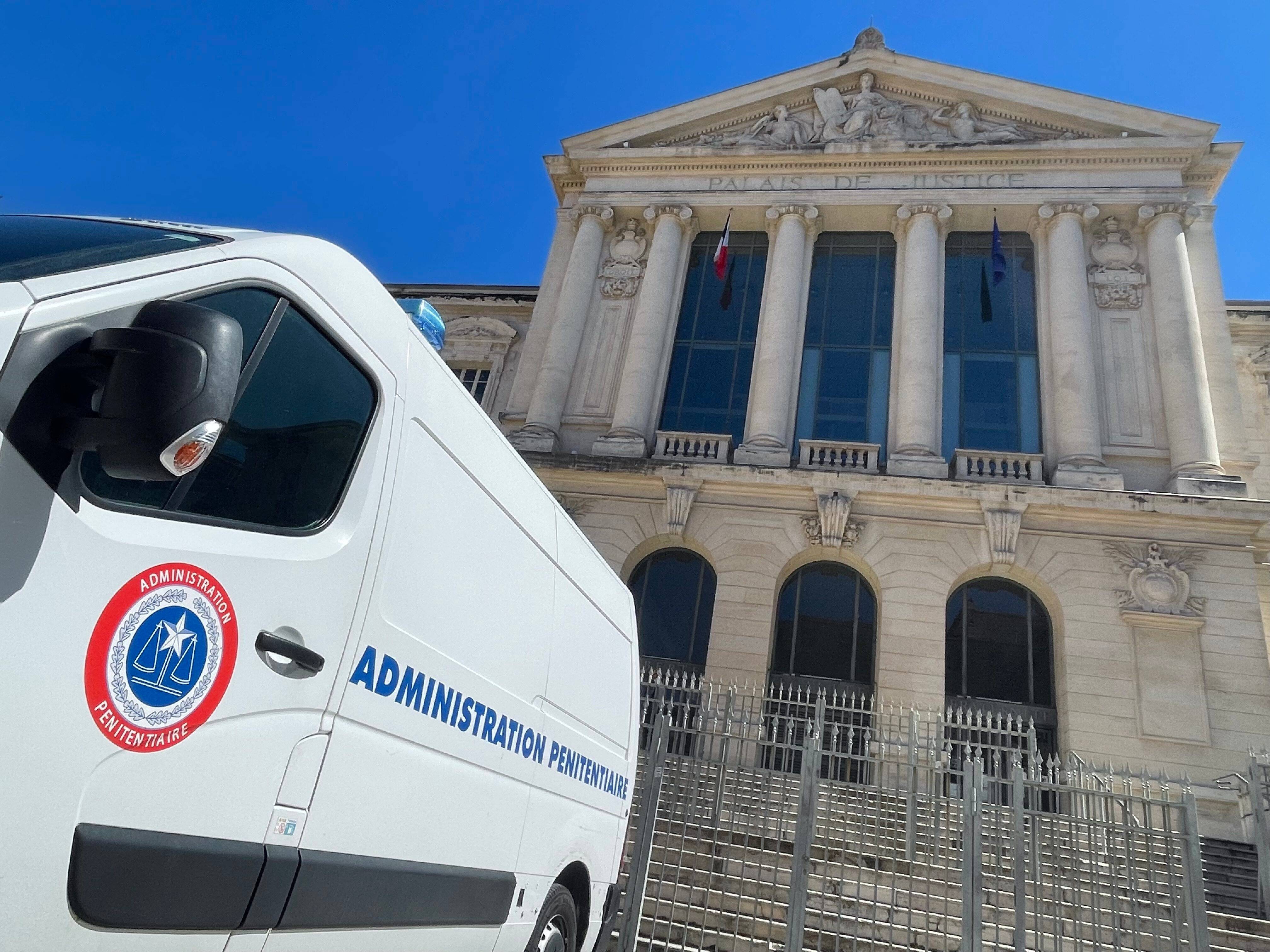 Le conflit entre collègues finit en coups de batte de base-ball à Nice, un homme condamné à trois ans de prison ferme