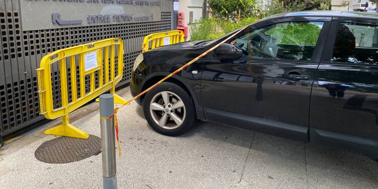 Le parking public Joffre à Hyères reste fermé après le feu de voiture
