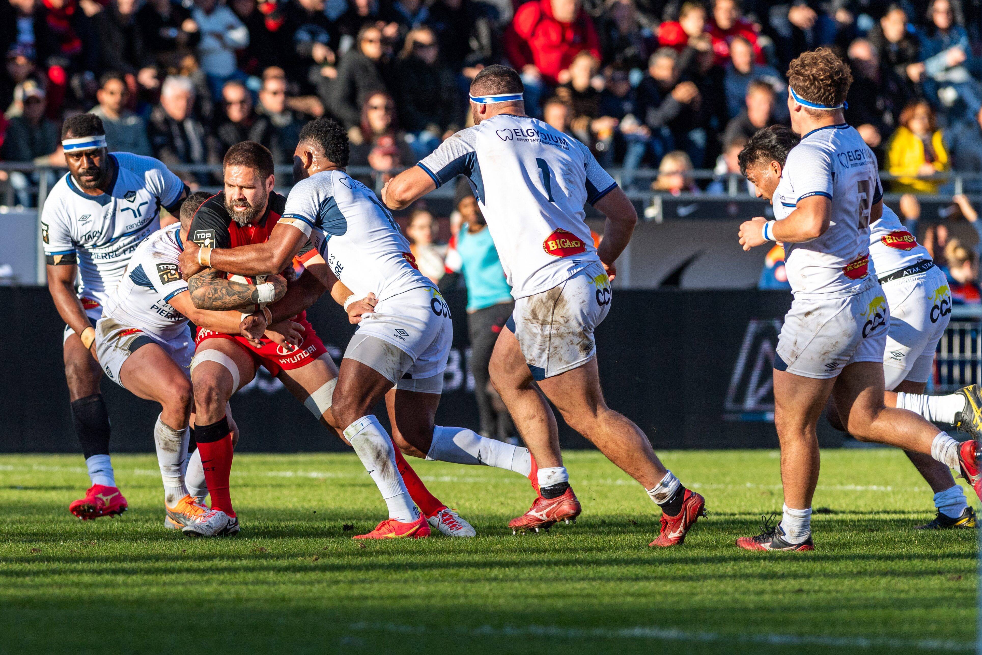 Son "amour pour la défense", son avenir compromis au RCT... Les confidences du troisième ligne Cornell Du Preez