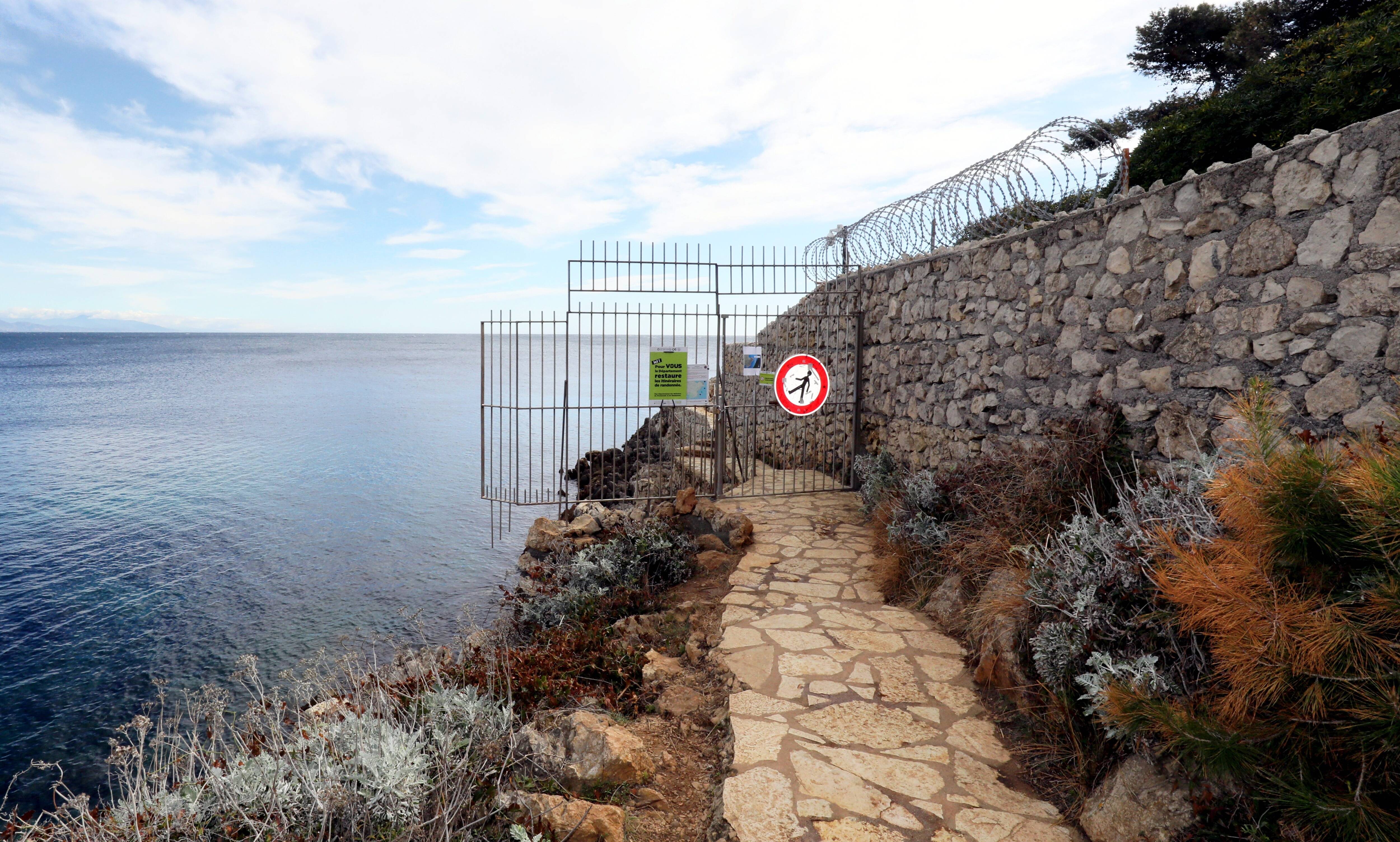 Le sentier du littoral fermé à Antibes