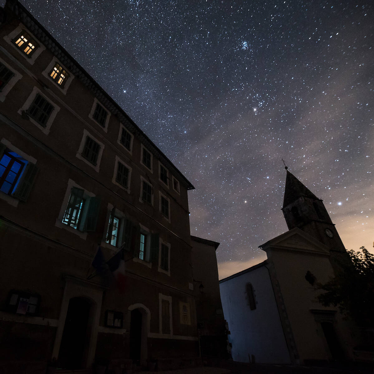 Dans l'arrière-pays niçois, un concours photo pour sublimer les nuits noires