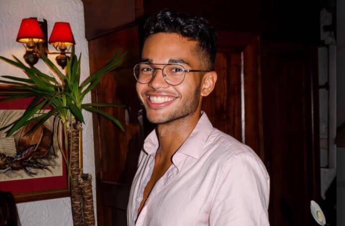 "Il y a un avant et un après": victime d'une agression homophobe avec ses amis à Nice, Arturo s'est reconstruit