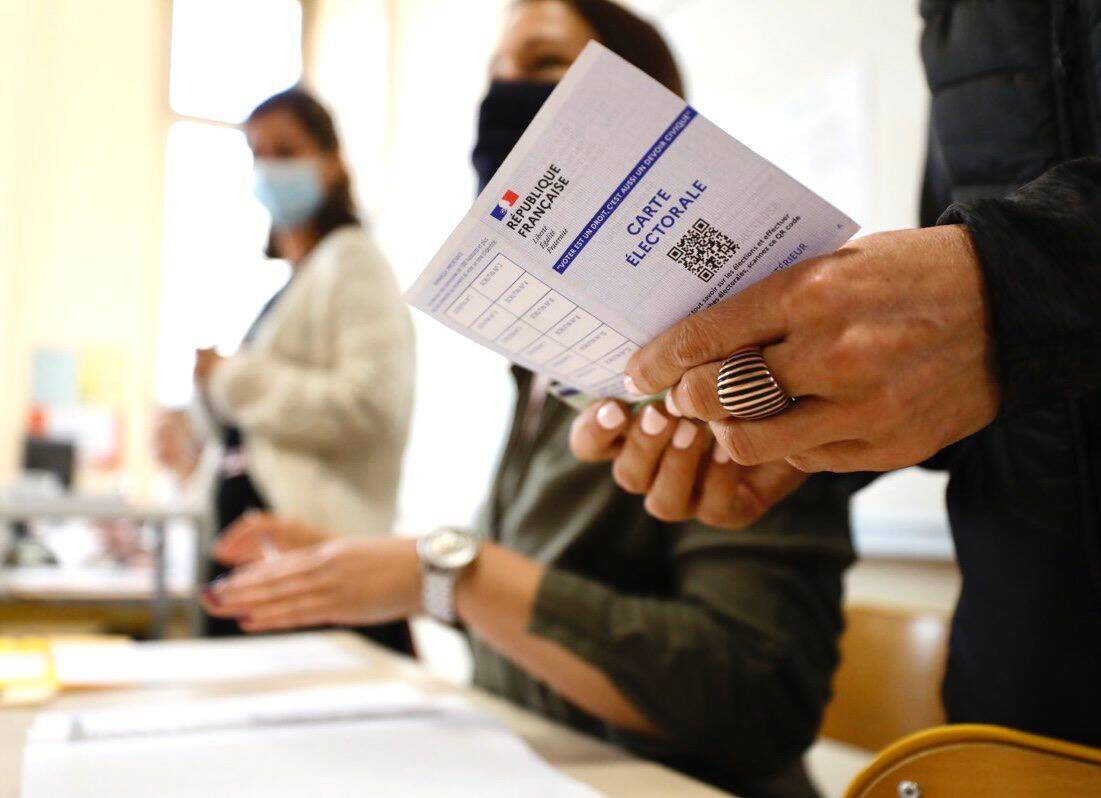 "Je ressens un profond dégoût, les hommes politiques n'en ont rien à faire des Français": pourquoi ils ont décidé d'arrêter de voter