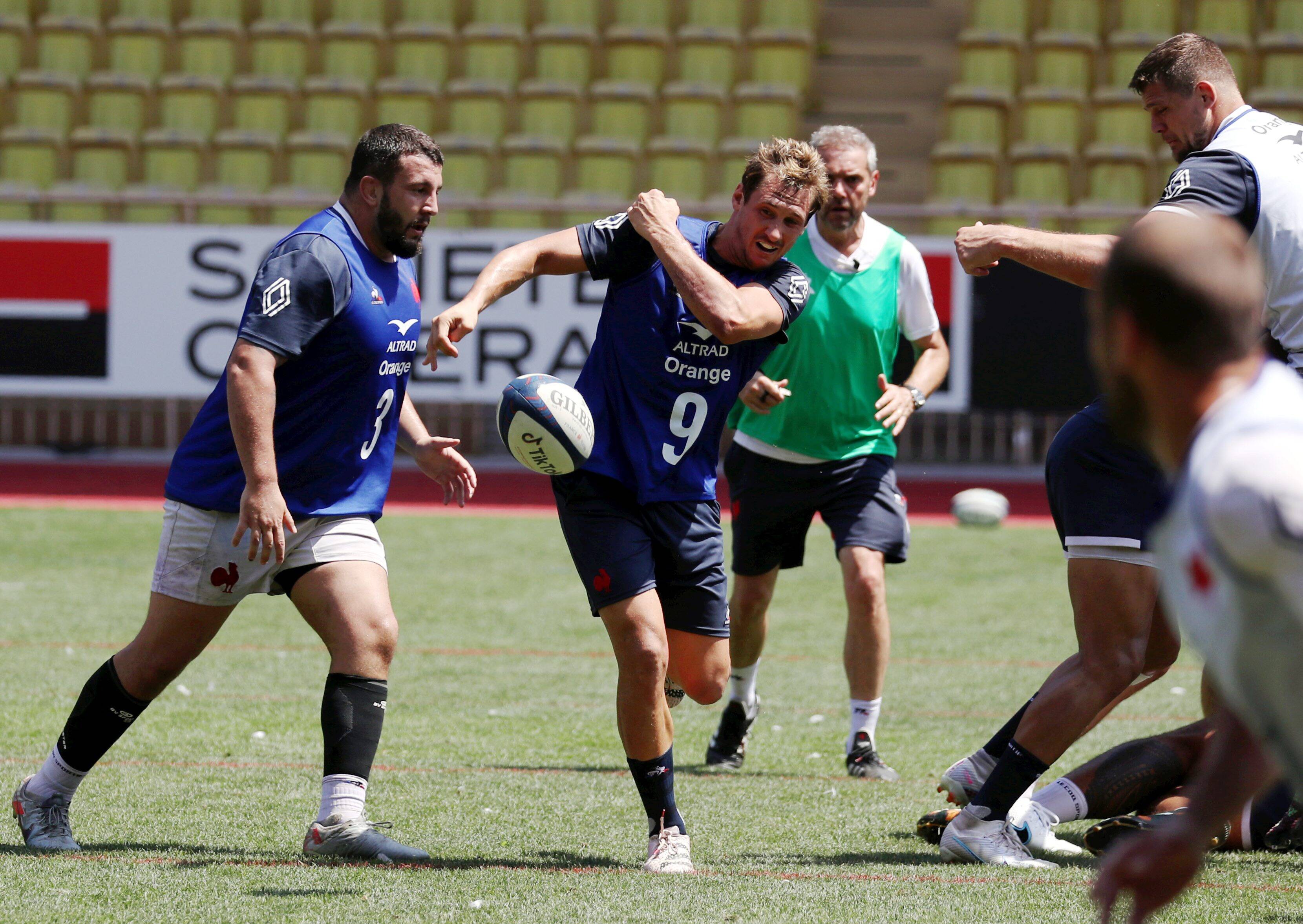 Le XV de France ? "Tant que j'aurai le corps et la foi, je ne lâcherai pas", assure Baptiste Serin