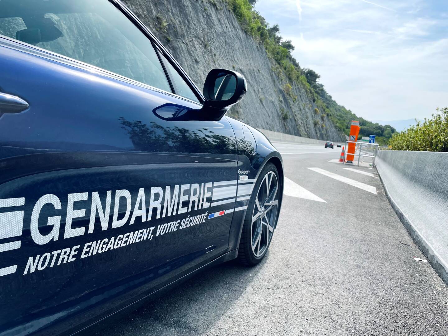 Les forces de l’ordre veillent au respect des règles de conduite, à l’instar de l’Alpine du groupement de gendarmerie des Alpes-Maritimes.
