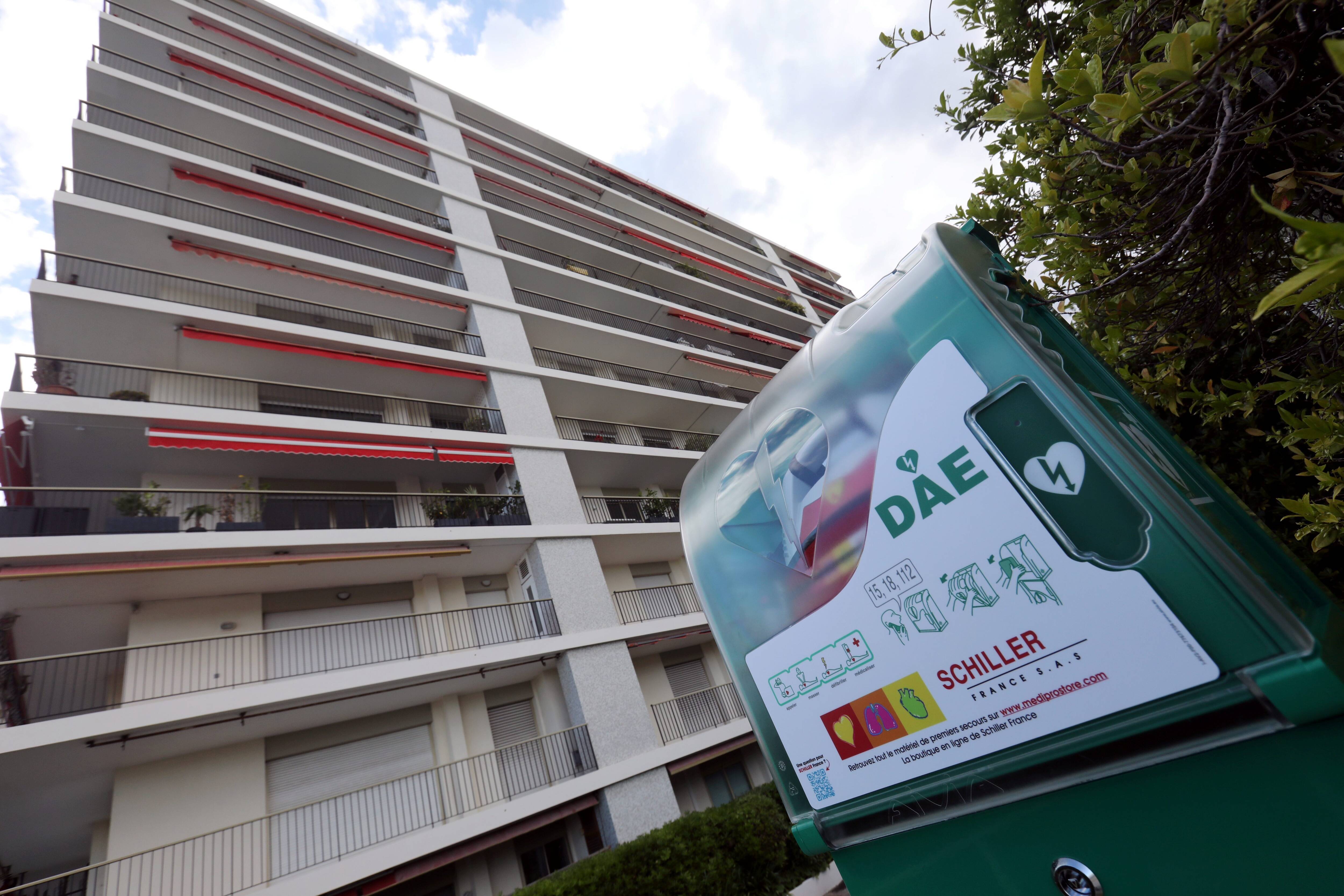 Alerter, masser, défibriller: les trois clés pour sauver des vies en cas de malaise cardiaque