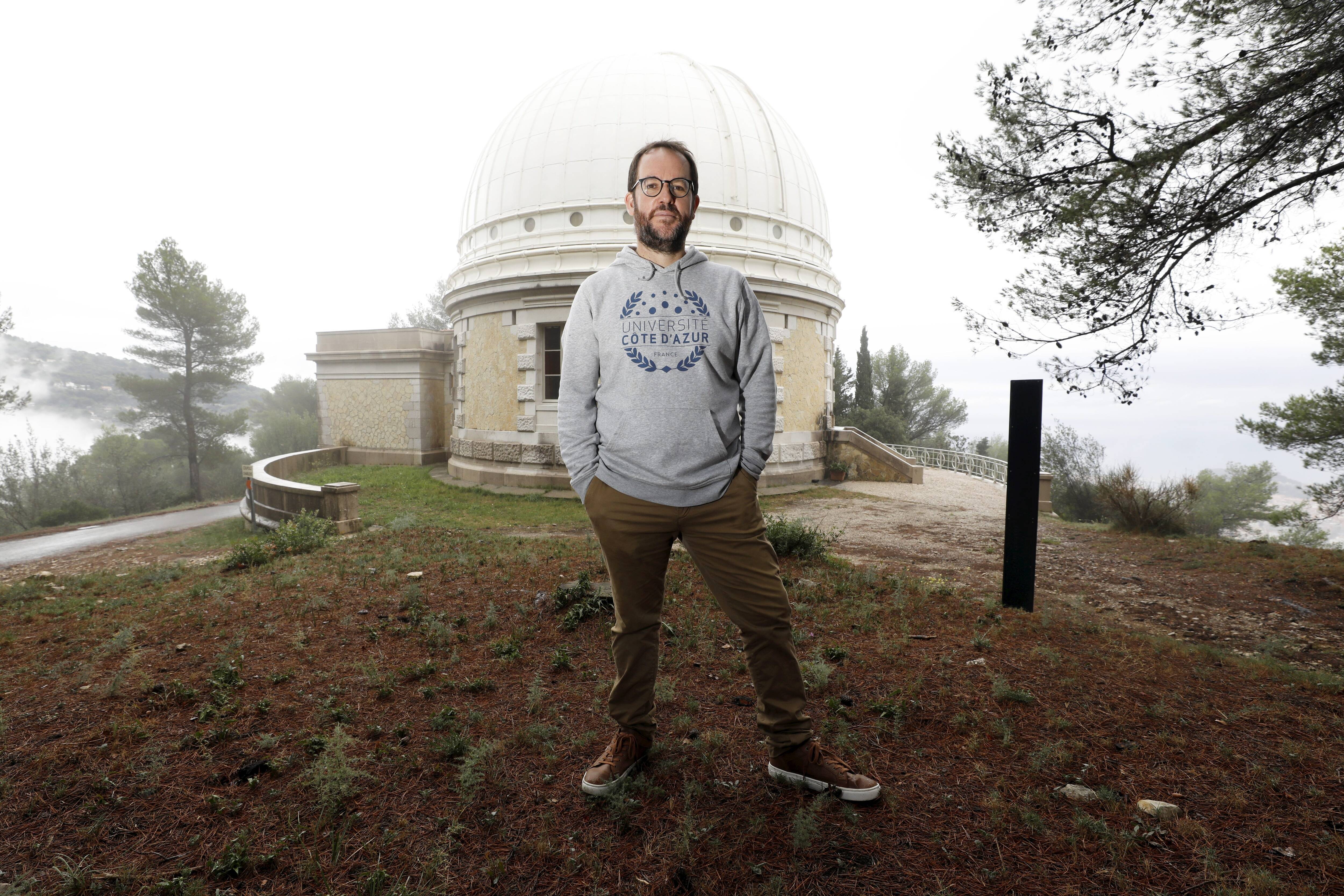 "La tempête du siècle": pourquoi a-t-on pu observer des aurores boréales ce vendredi soir sur la Côte d'Azur? Cet astrophisicien de Nice nous explique