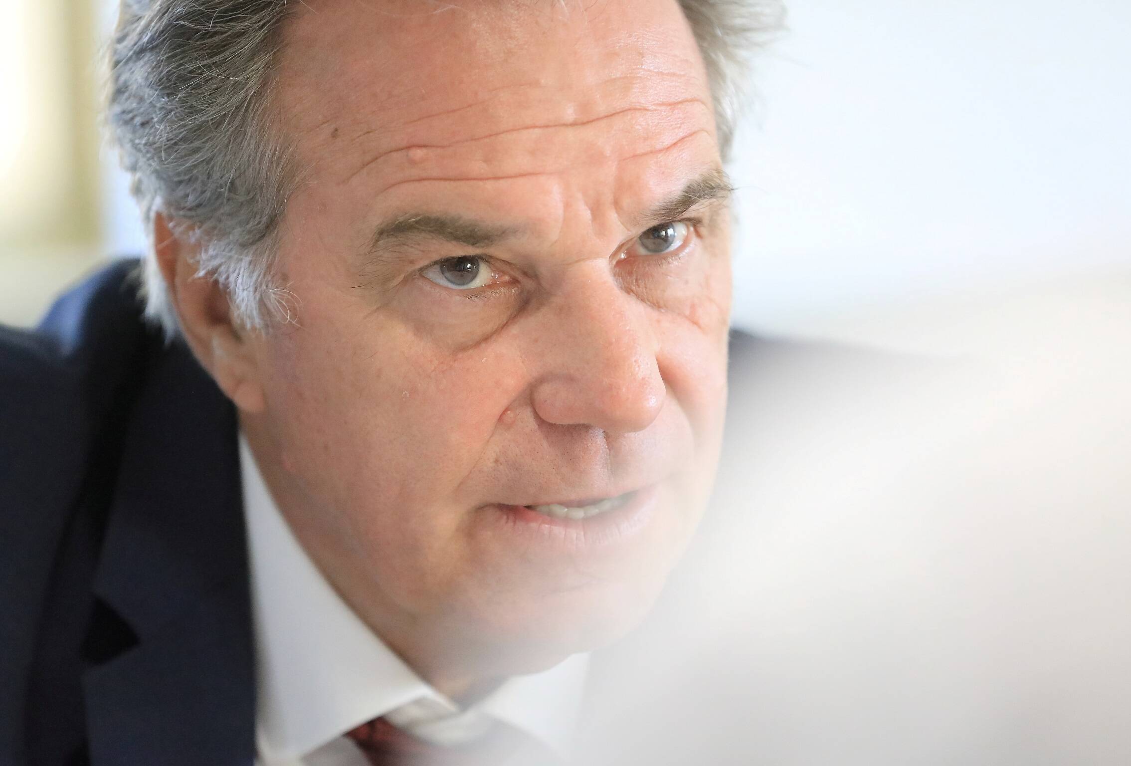 "Ne pas laisser Toulon basculer dans l'obscur", avertit Renaud Muselier après la condamnation en appel d'Hubert Falco