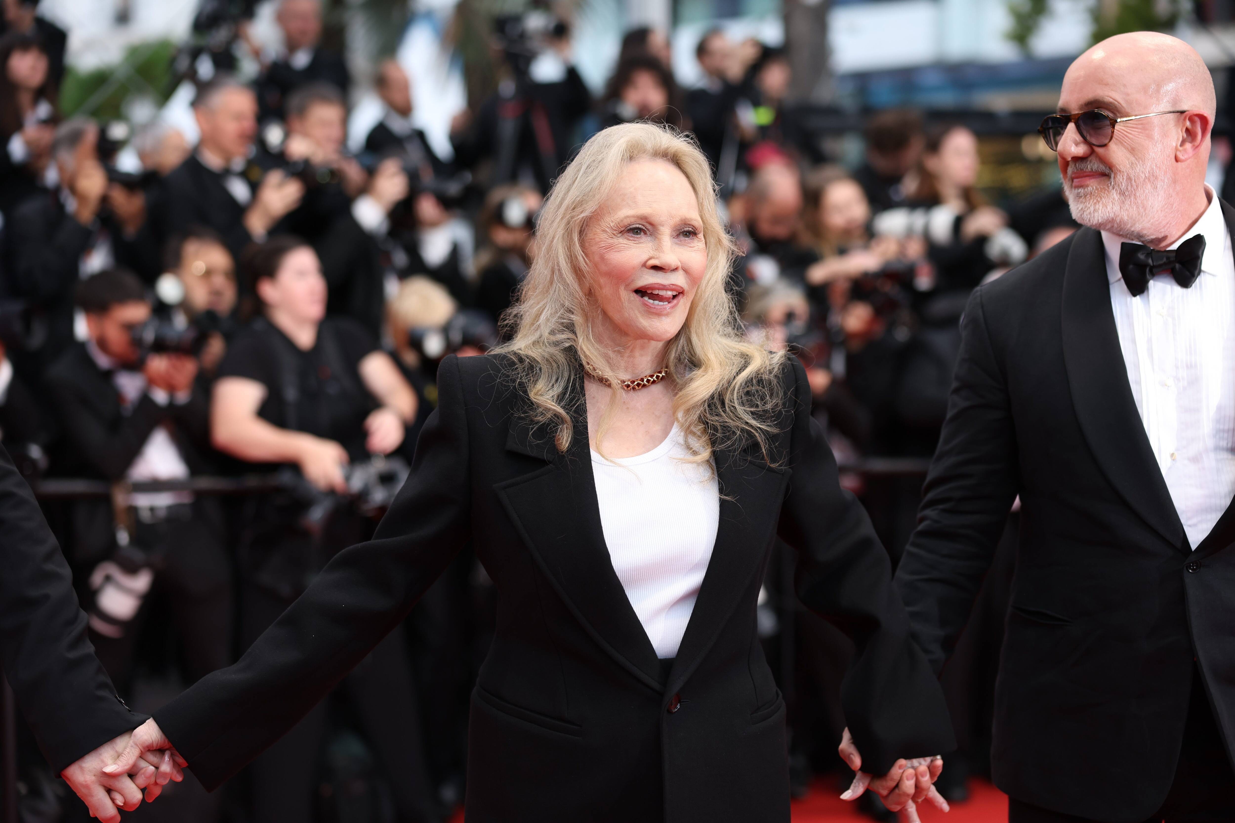 "Faye a l'habitude de venir incognito, juste pour voir des films": au Festival de Cannes, Faye Dunaway révèle ses failles dans un documentaire