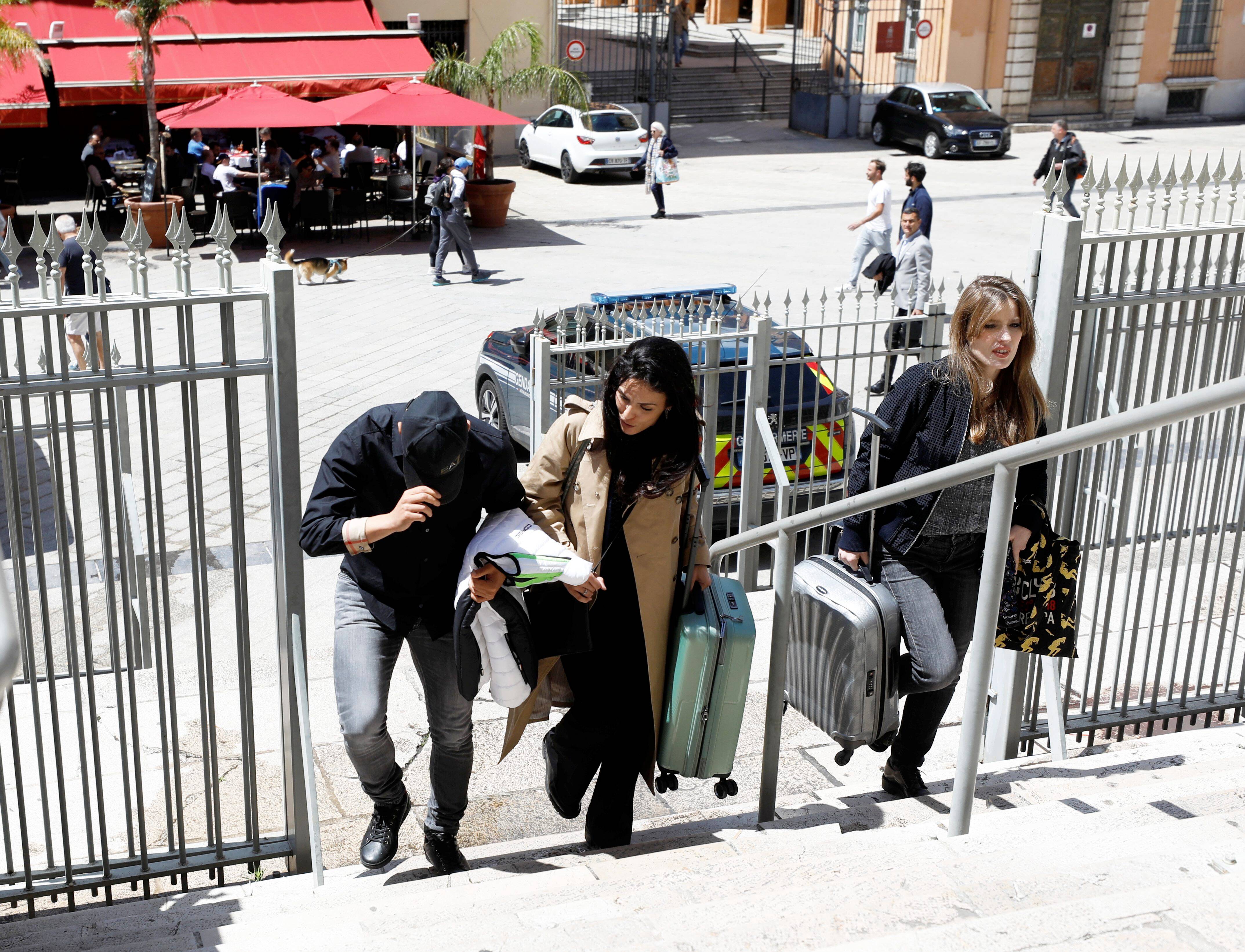 Le capitaine de l'AS Monaco et international français Wissam Ben Yedder et son frère confrontés aux deux jeunes femmes qui les accusent de viol
