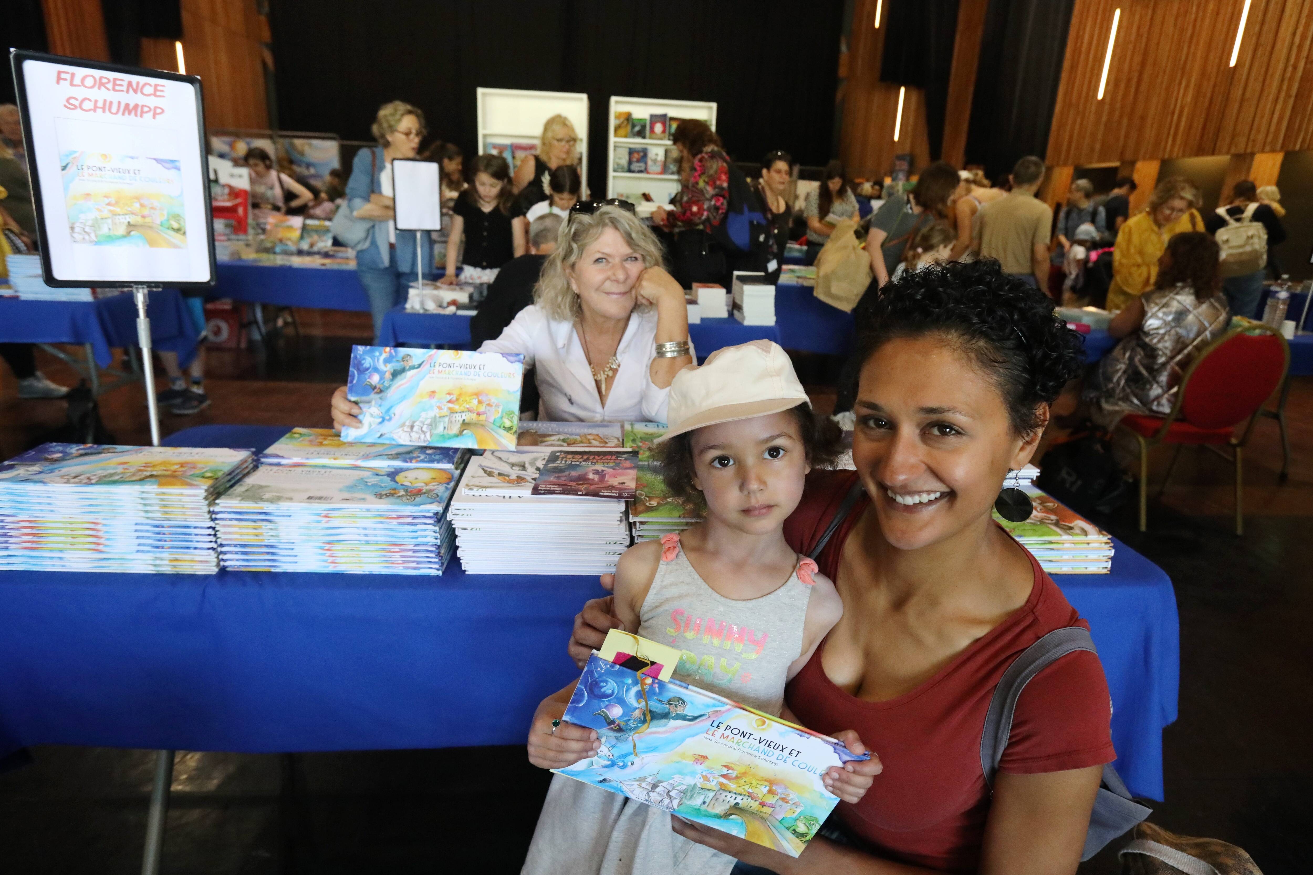 Carton plein au festival du livre jeunesse à Villeneuve-Loubet, et ça dure jusqu'à demain
