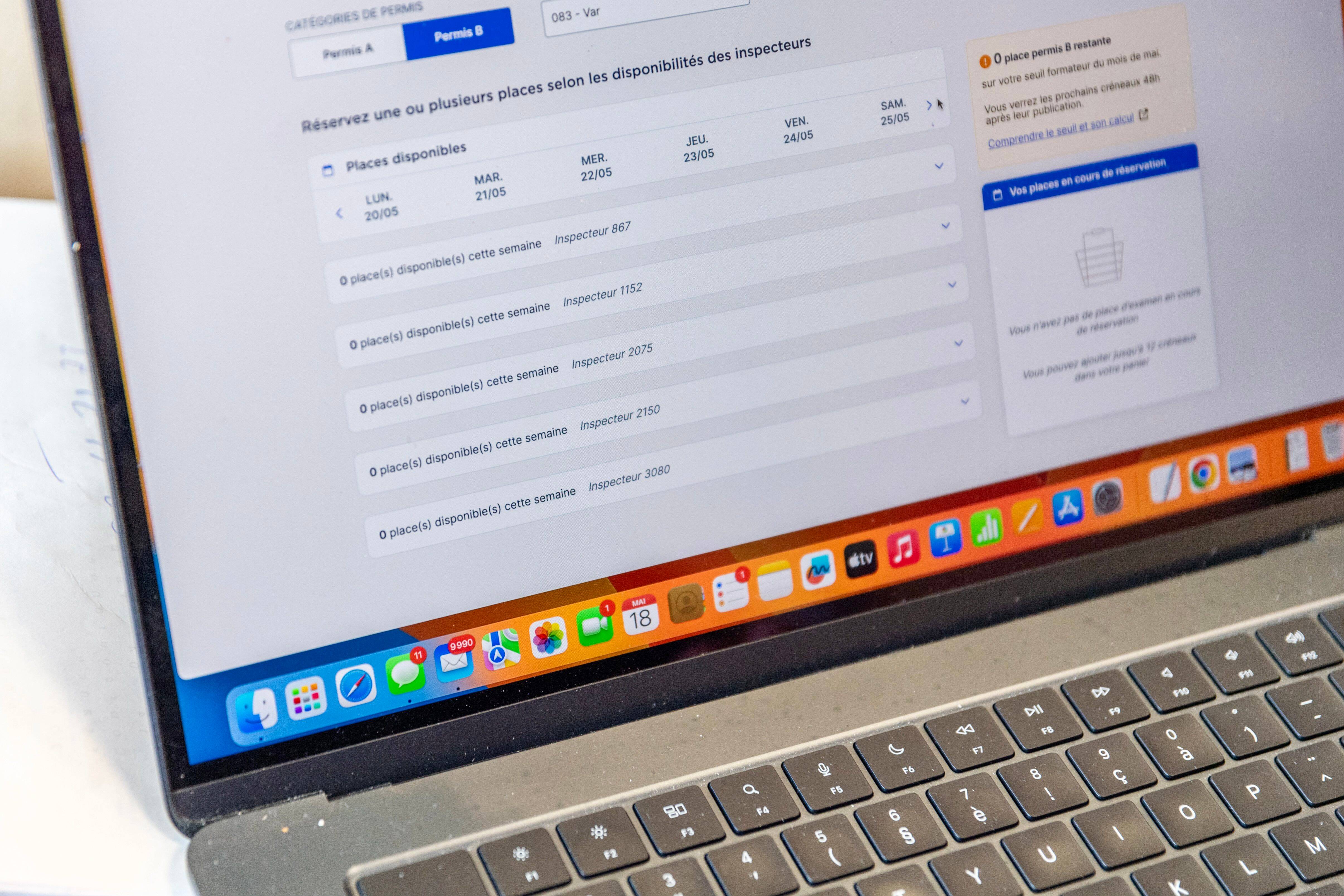 Embouteillage au permis de conduire: "Les élèves m'appellent tous les jours pour avoir une date"