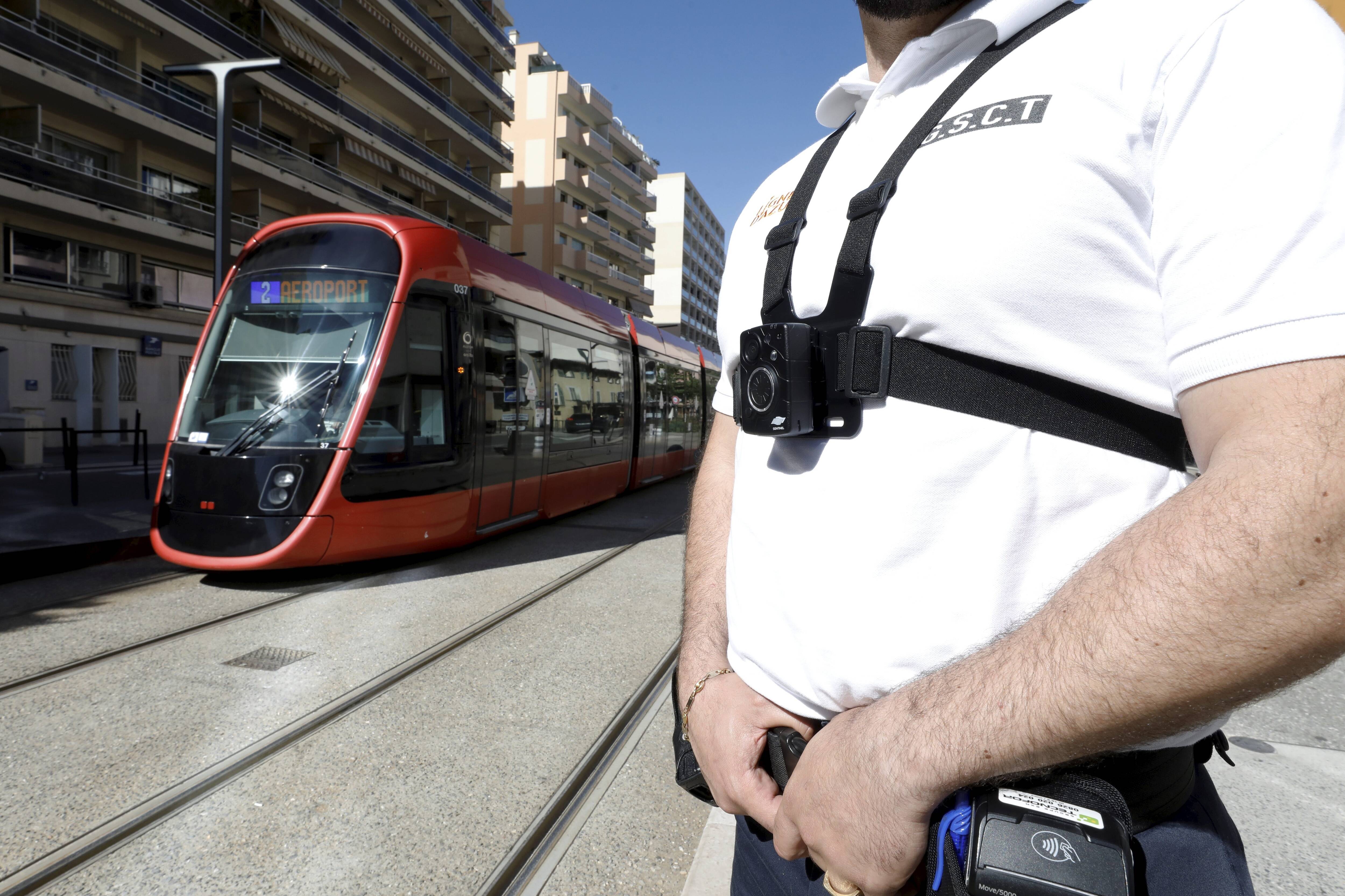 Pourquoi des agents du réseau de transports en commun de la Métropole Nice Côte d'Azur sont désormais équipés de caméras?