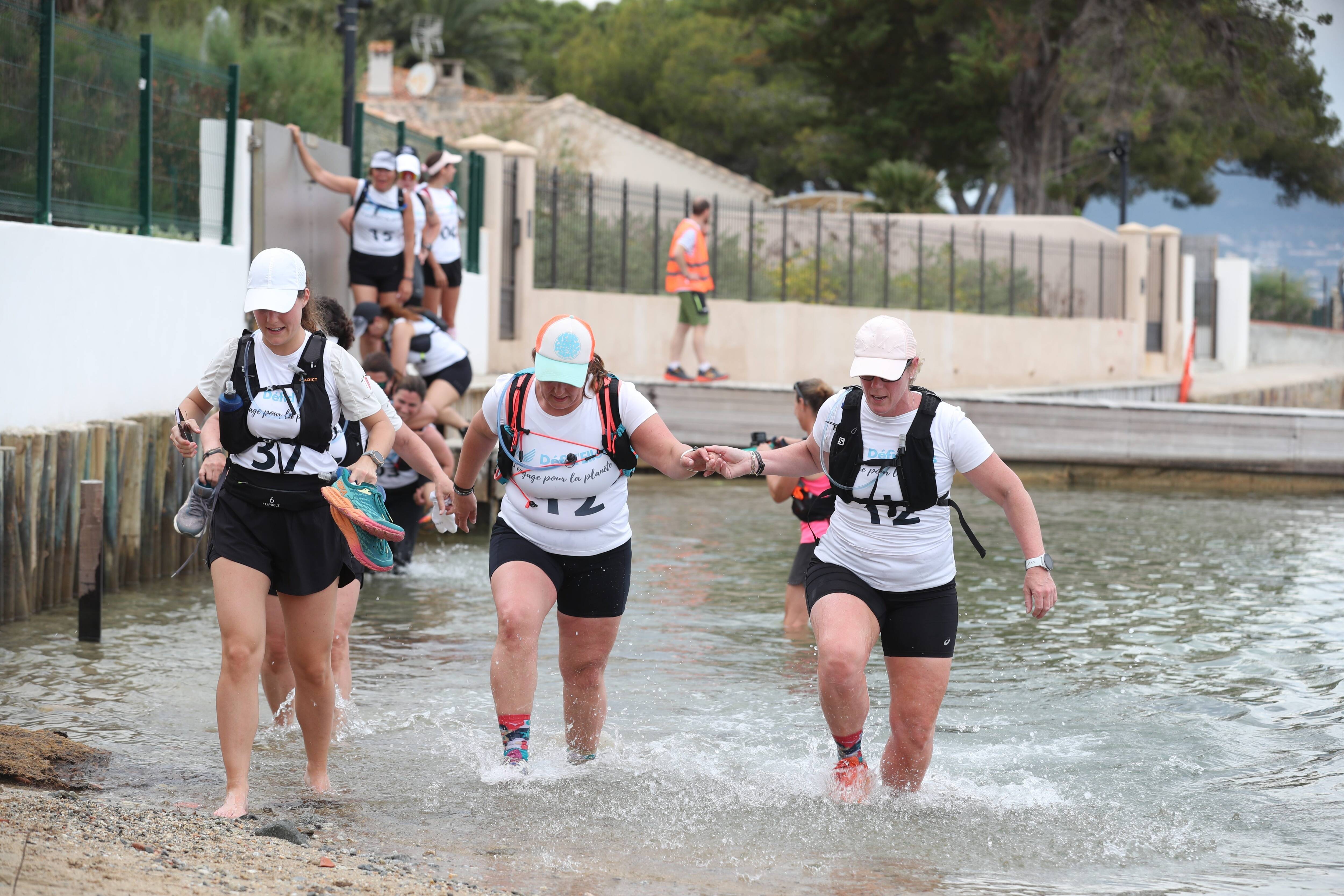 Efforts et entraide pour le raid féminin et solidaire Défi d'Elles à Saint-Tropez, Valérie Trierweiler ambassadrice d'honneur