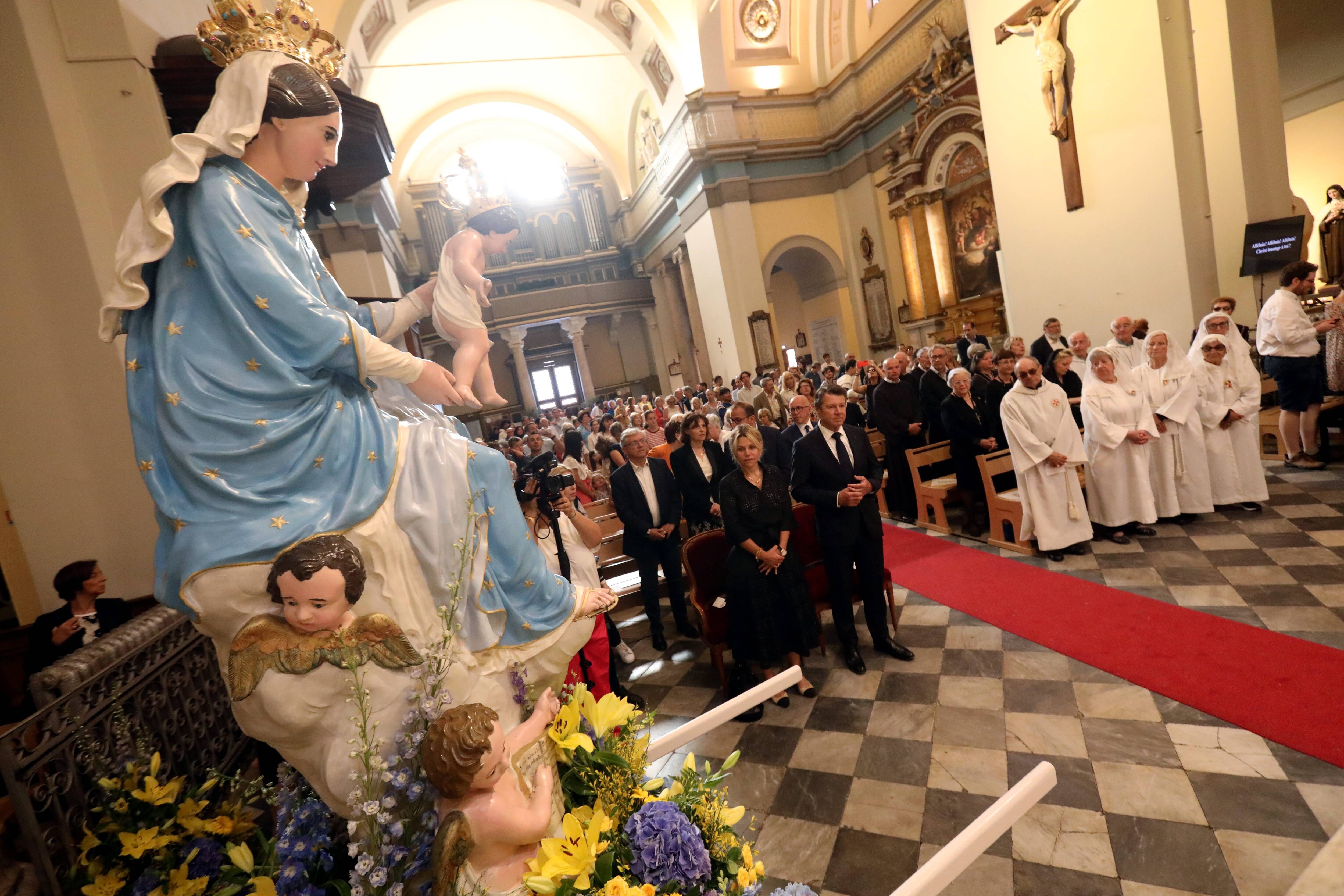 "Nous voulons que Nice soit identifiée comme chrétienne": Christian Estrosi se défend de toute atteinte à la laïcité