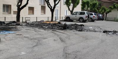 Plusieurs véhicules on brûlé sur un parking d'une résidence à Solliès-Pont