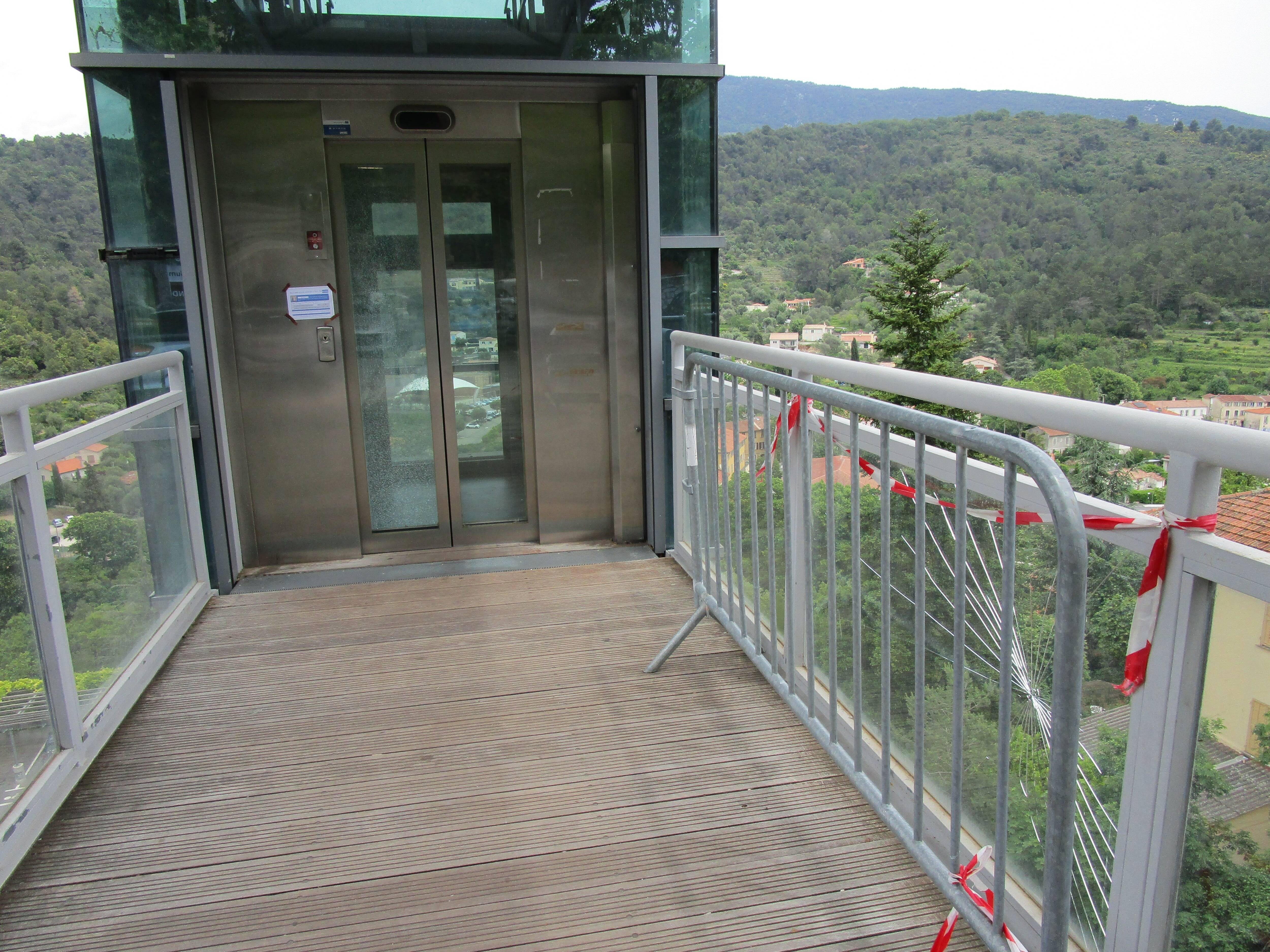 Vandalisé, l'ascenseur menant à ce village de l'arrière-pays de Nice n'a pas fonctionné pendant deux semaines (et ça fait bondir des habitants)