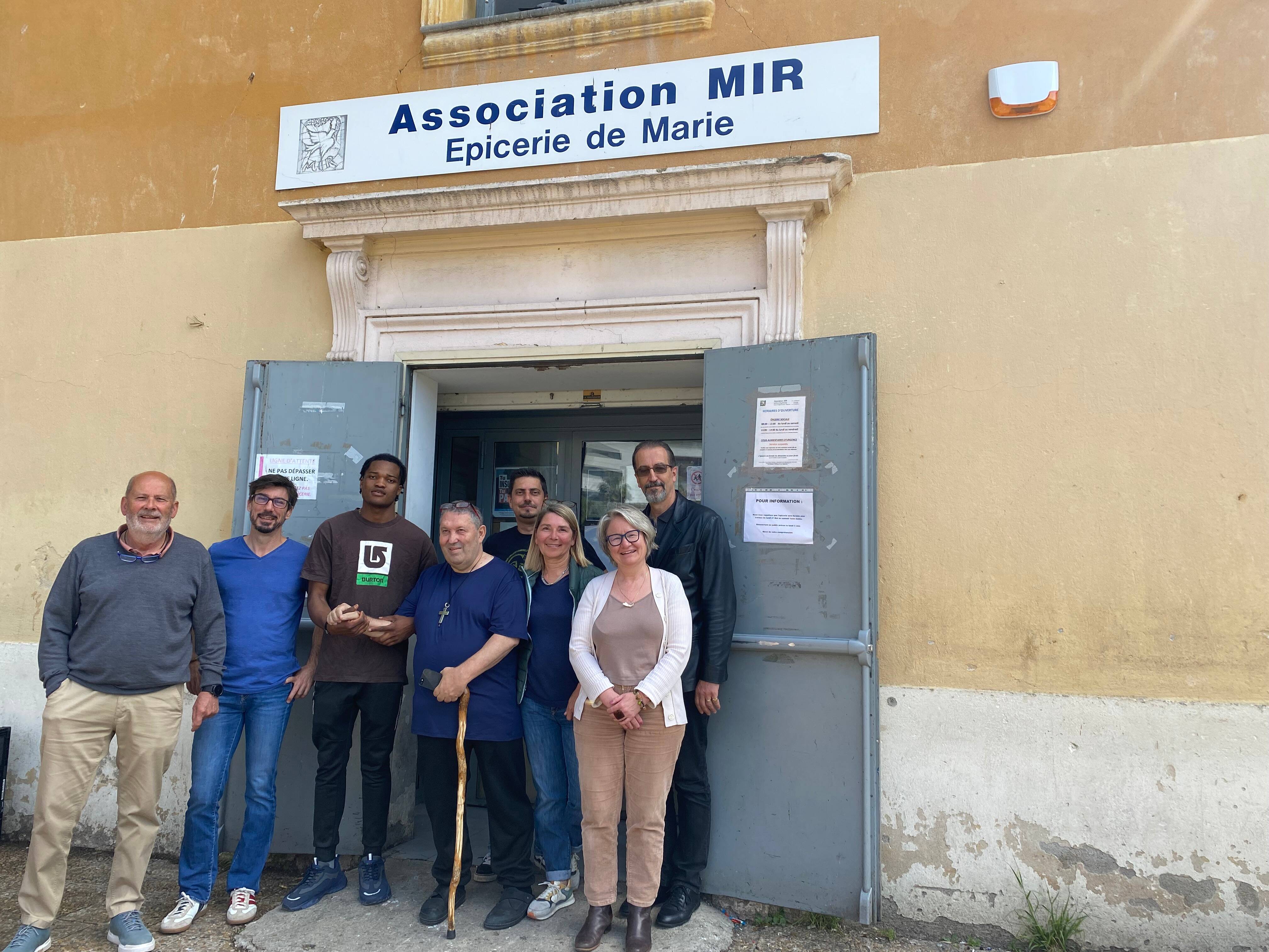 La Ville de Nice prend un arrêté pour des raisons de sécurité: les jeunes hébergés à l'église de L'Ariane ont été "expulsés"