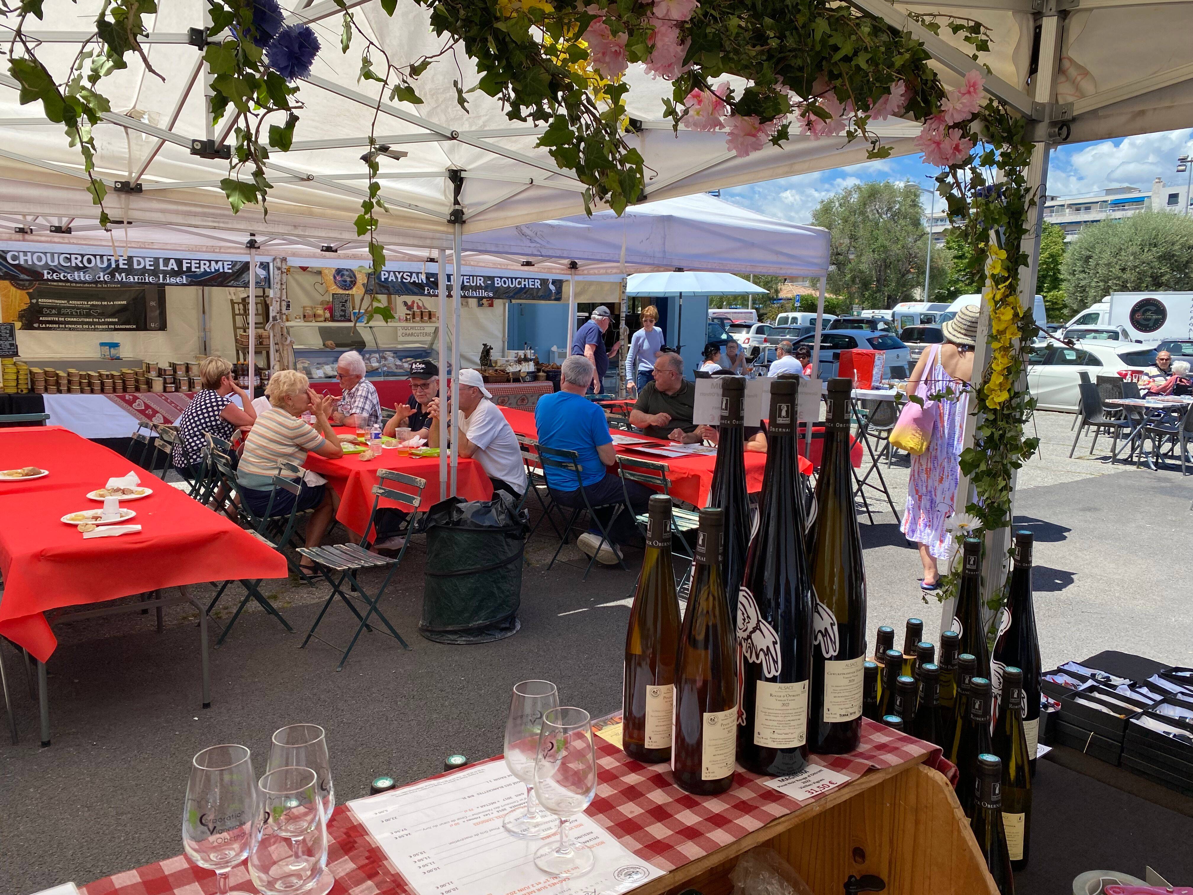 "C'est le temps idéal" pour une choucroute en bord de mer: le marché alsacien est de retour au Cros-de-Cagnes ce week-end