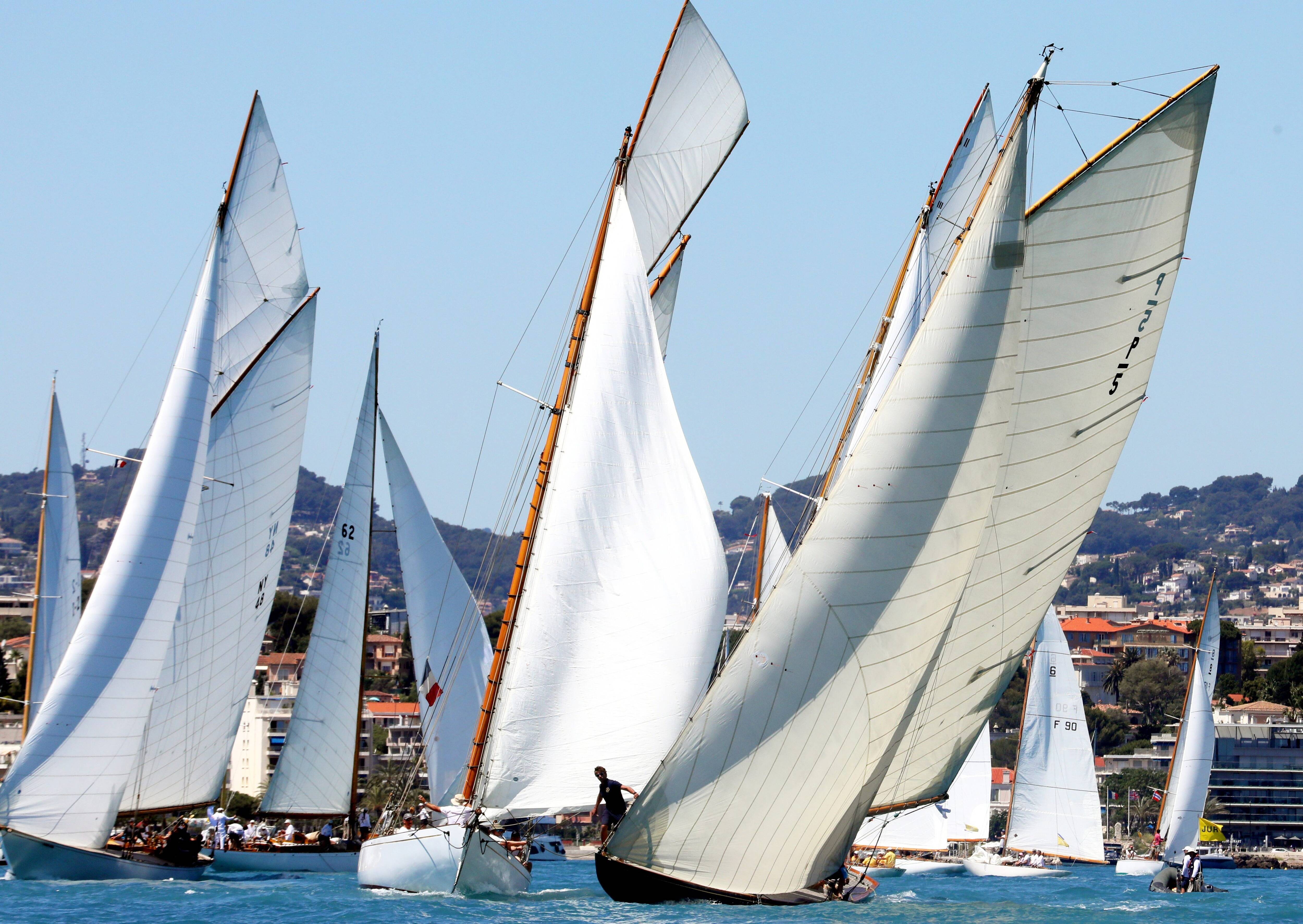 Découvrez en images le départ des Voiles d'Antibes comme si vous y étiez