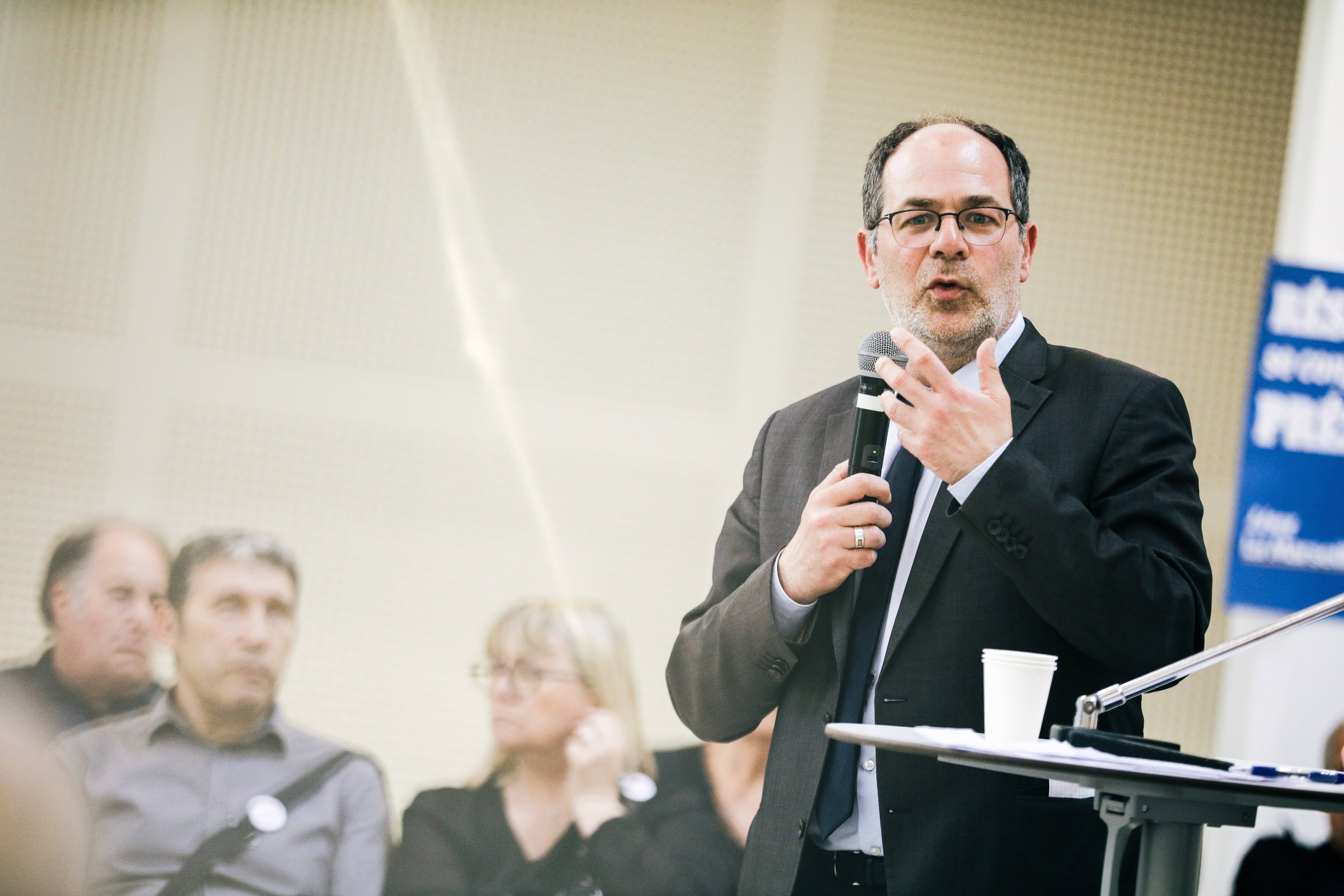 "Il faut des députés de combat!", lance Emmanuel Maurel, candidat de la Gauche unie aux Européennes