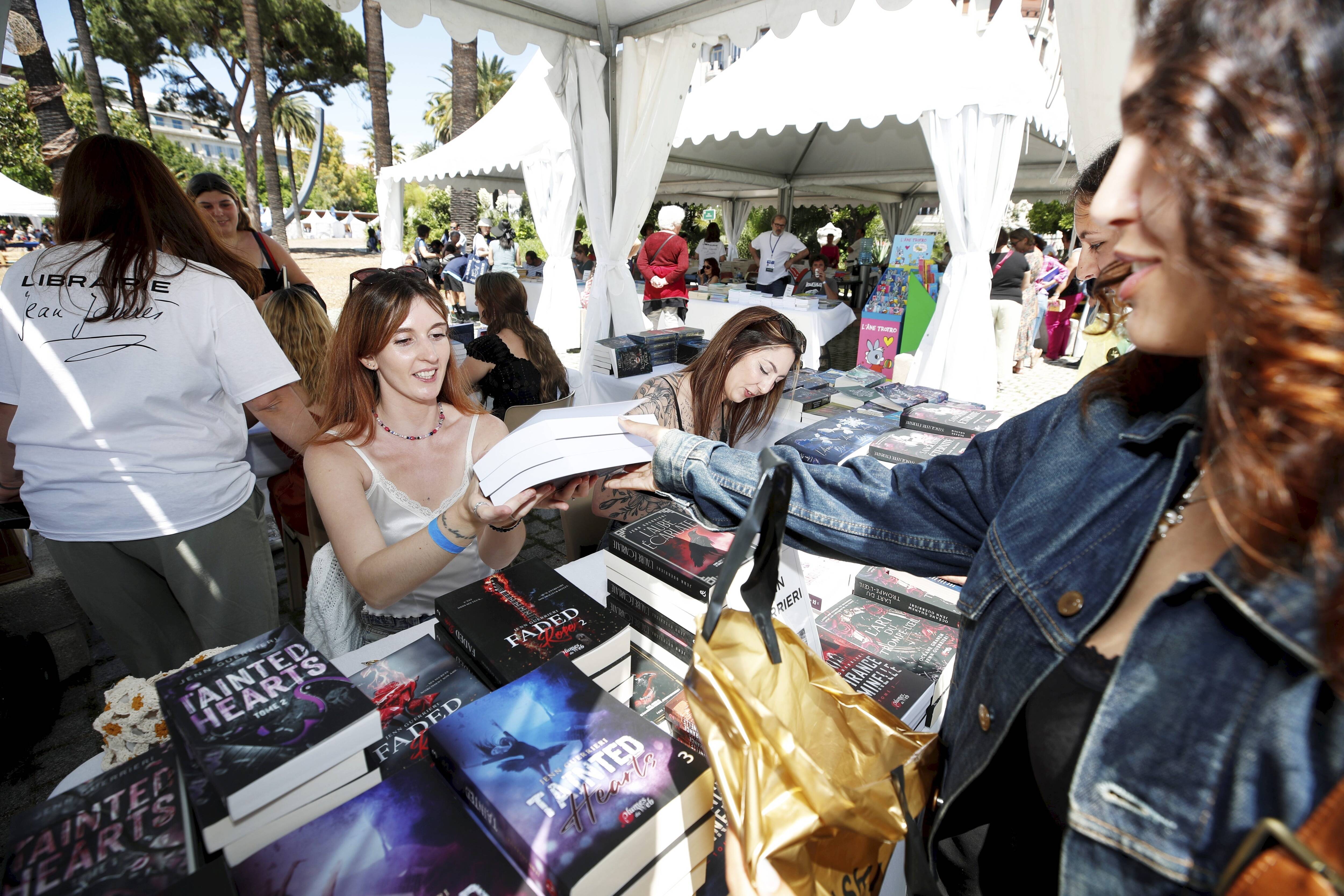 On vous explique ce qu'est la New-Romance, un genre très apprécié qui a pris de l'ampleur au Festival du livre de Nice