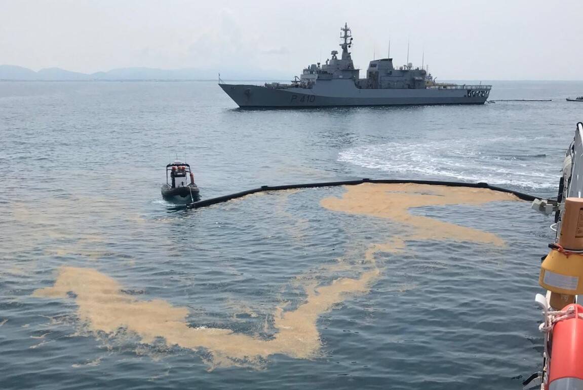 "Toujours plus efficaces contre les pollutions marines": la France, l'Italie et la principauté de Monaco se sont entraînées à la lutte contre les pollutions marines