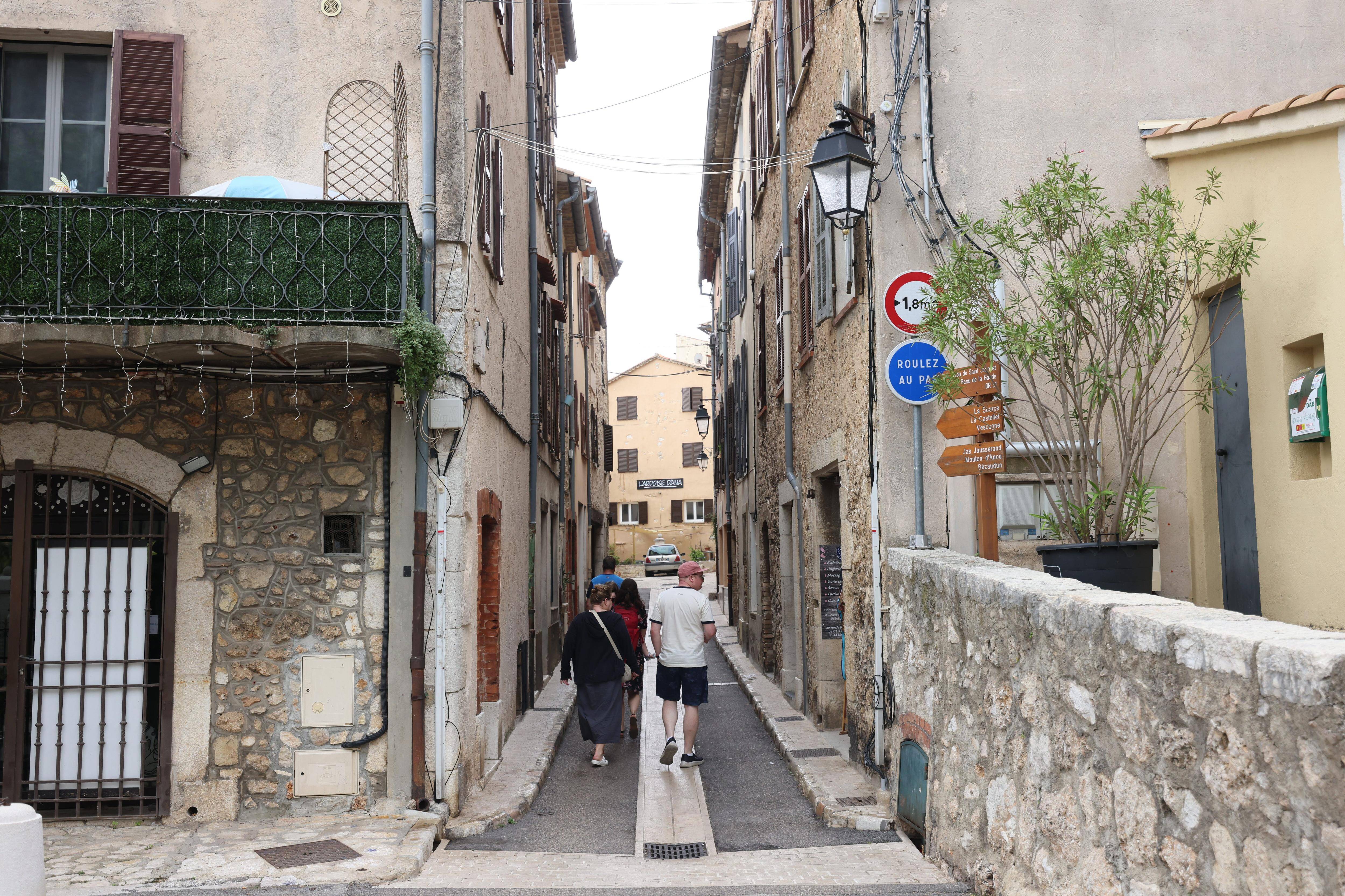 "On sait ce qu'on perd mais pas ce qu'on gagne": les habitants de Saint-Jeannet divisés quant au futur de leur commune