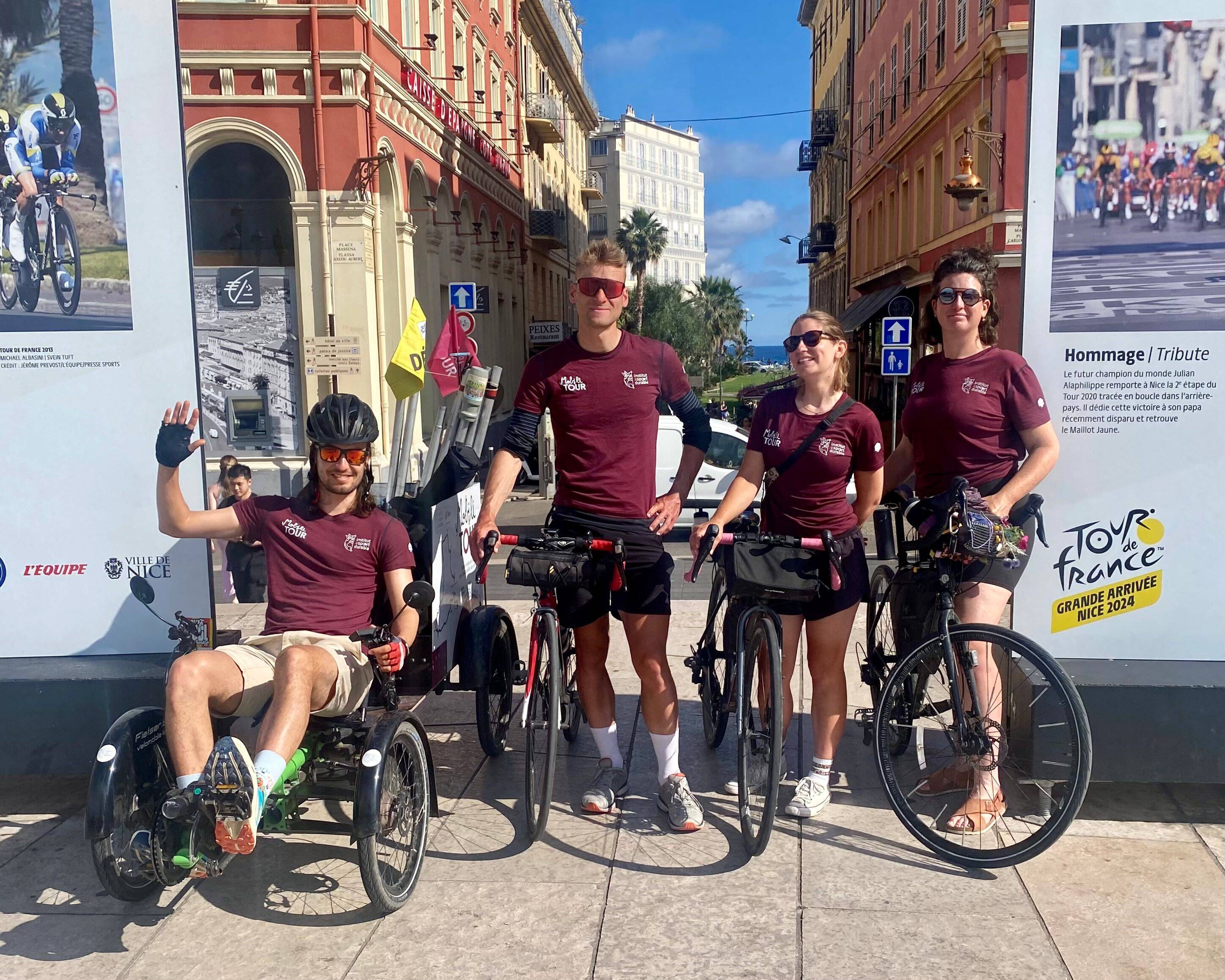 Ils ont terminé leur tour de France à Nice pour "remettre du vélo dans la vie des gens"