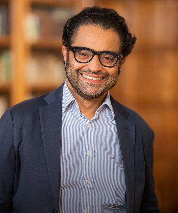 "Face à leur usage des écrans, les jeunes appellent à l'aide": une commission d'experts propose de limiter l'usage du smartphone en fonction de l'âge