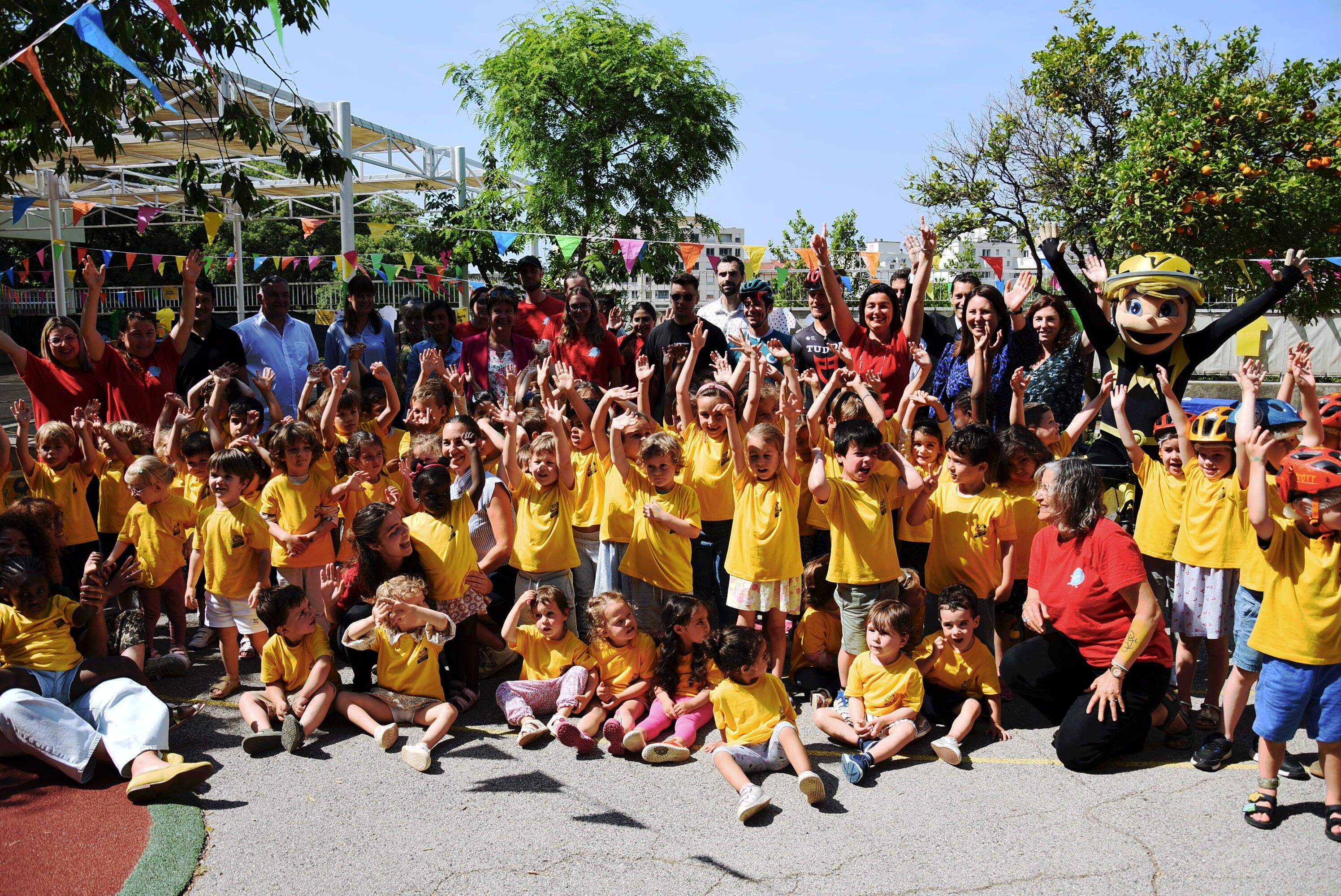 Rencontre avec des champions, ateliers conduite, animations... Le Tour de France s'est invité dans une école de Nice ce vendredi