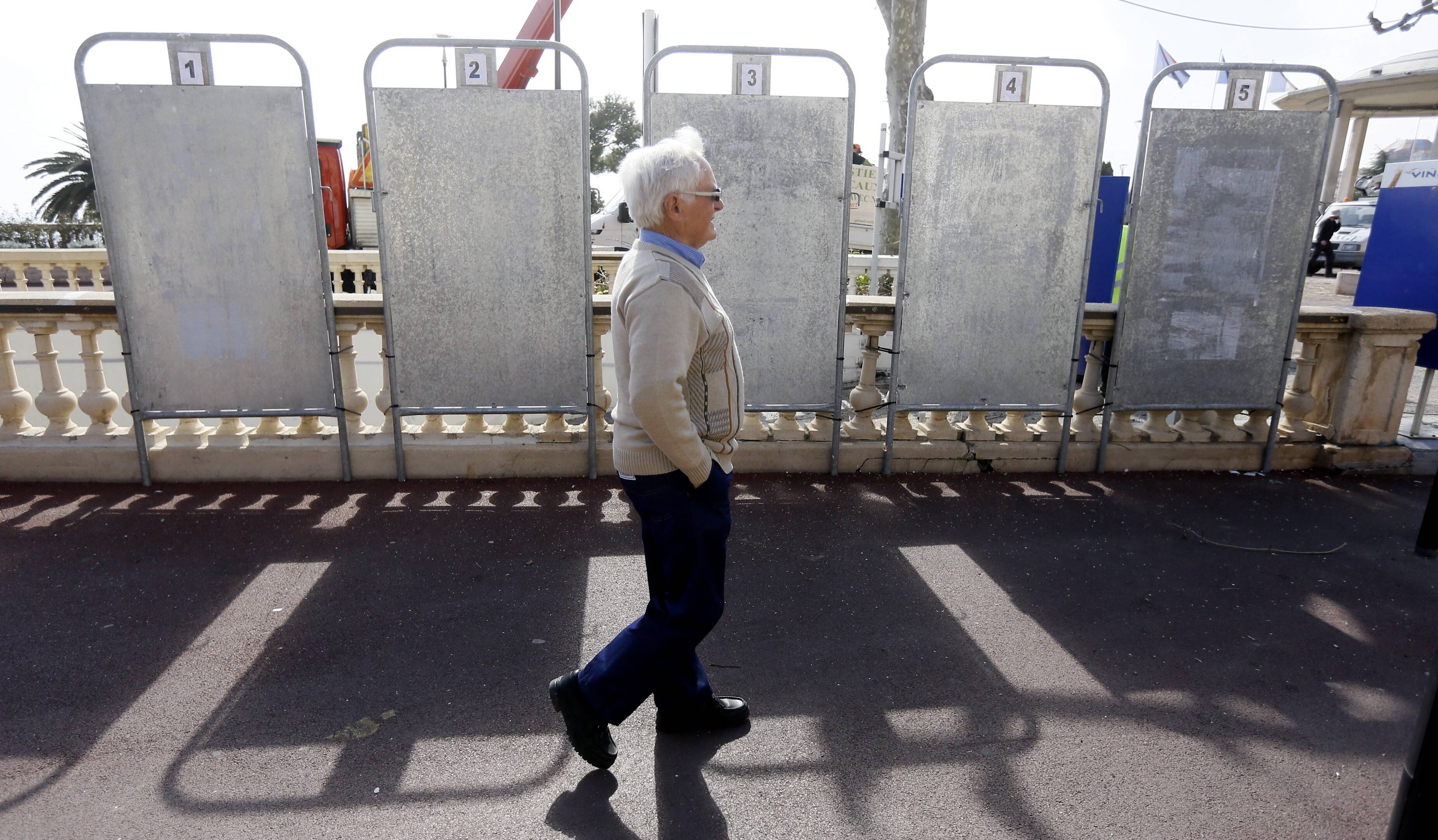 "Trouver un compte de campagne, un directeur, un mandataire: dur dur!": comment la campagne express des législatives s'organise-t-elle?