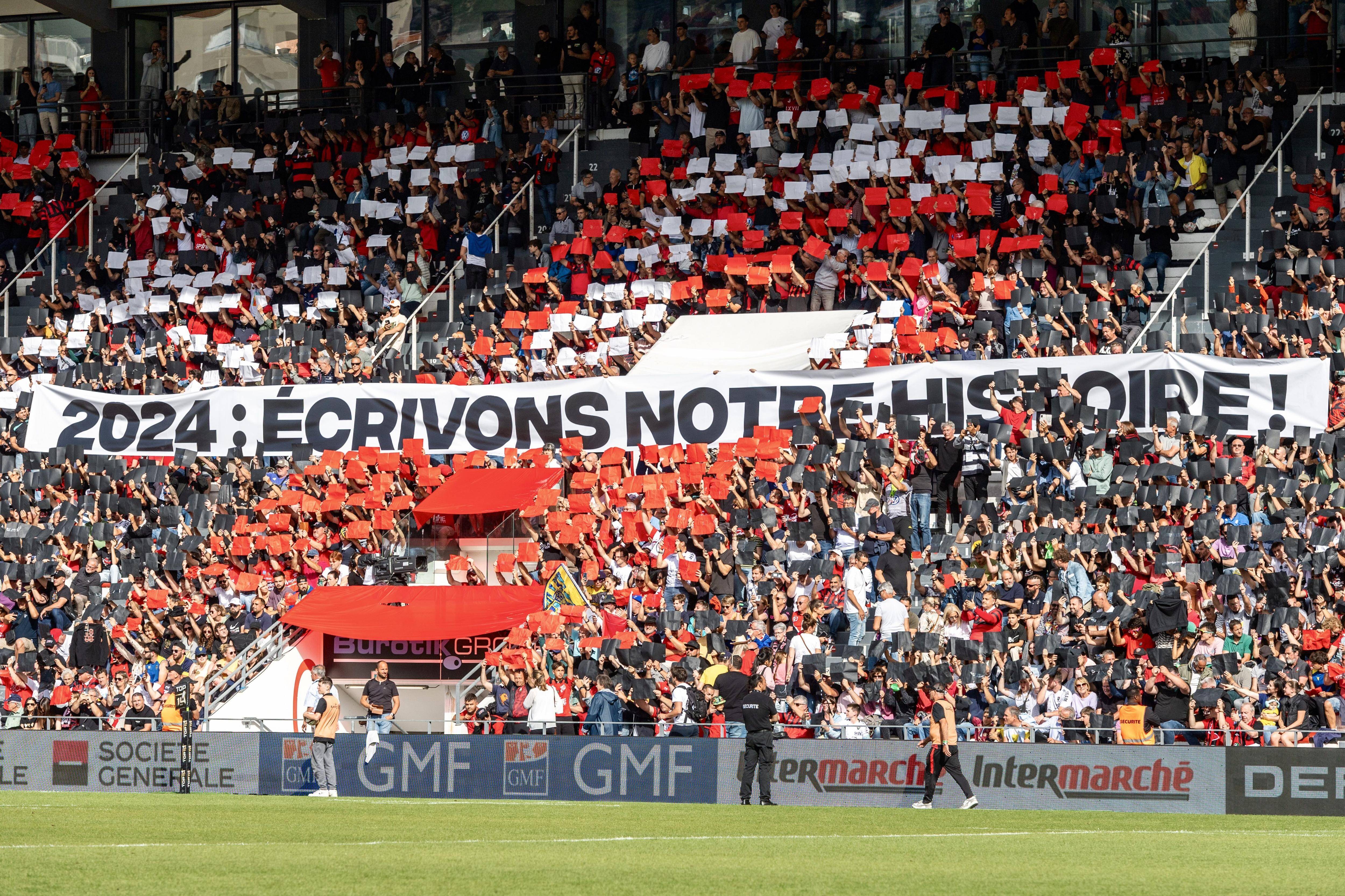 "Si les joueurs ont autant faim que nous, rien n'est impossible": les supporters du RCT sont chauds pour le barrage face à La Rochelle