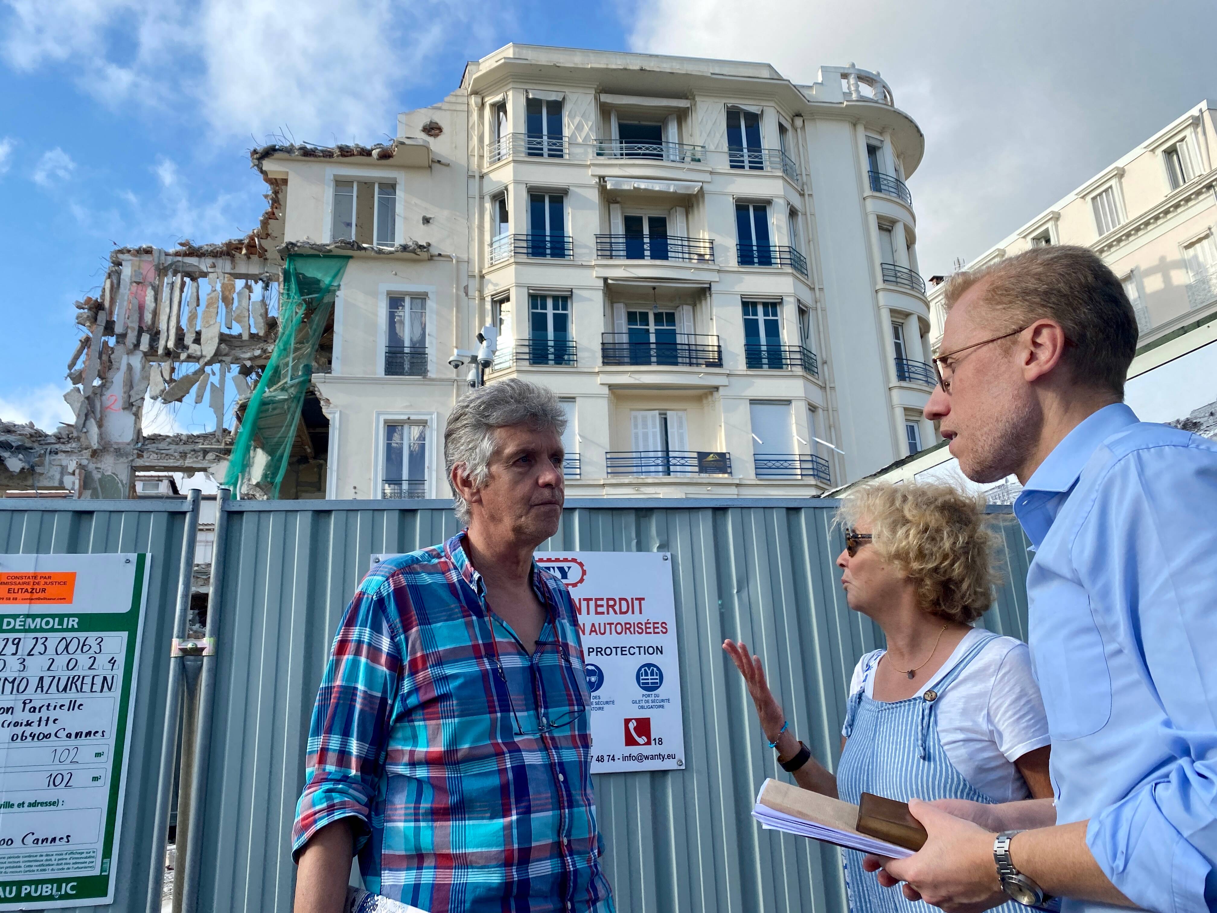 "Si ça continue comme ça, il y aura mort d'homme": l'inquiétude des voisins devant l'énorme chantier de démolition sur la Croisette à Cannes
