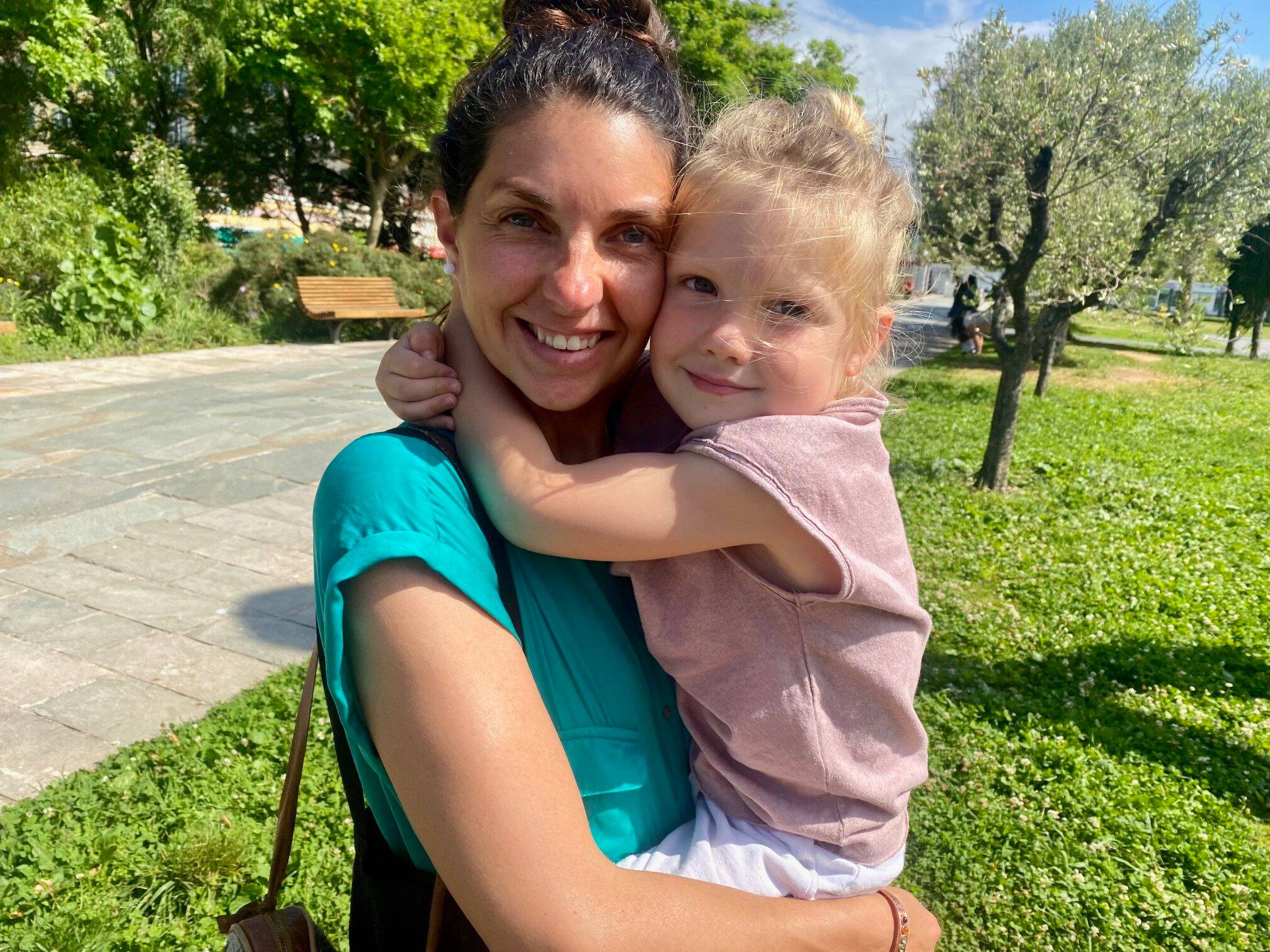 "Ton lait va tourner", "il n'est pas nourrissant", ça ne sert plus à rien"... Toutes ces idées reçues sur l'allaitement auxquelles les mamans sont parfois confrontées