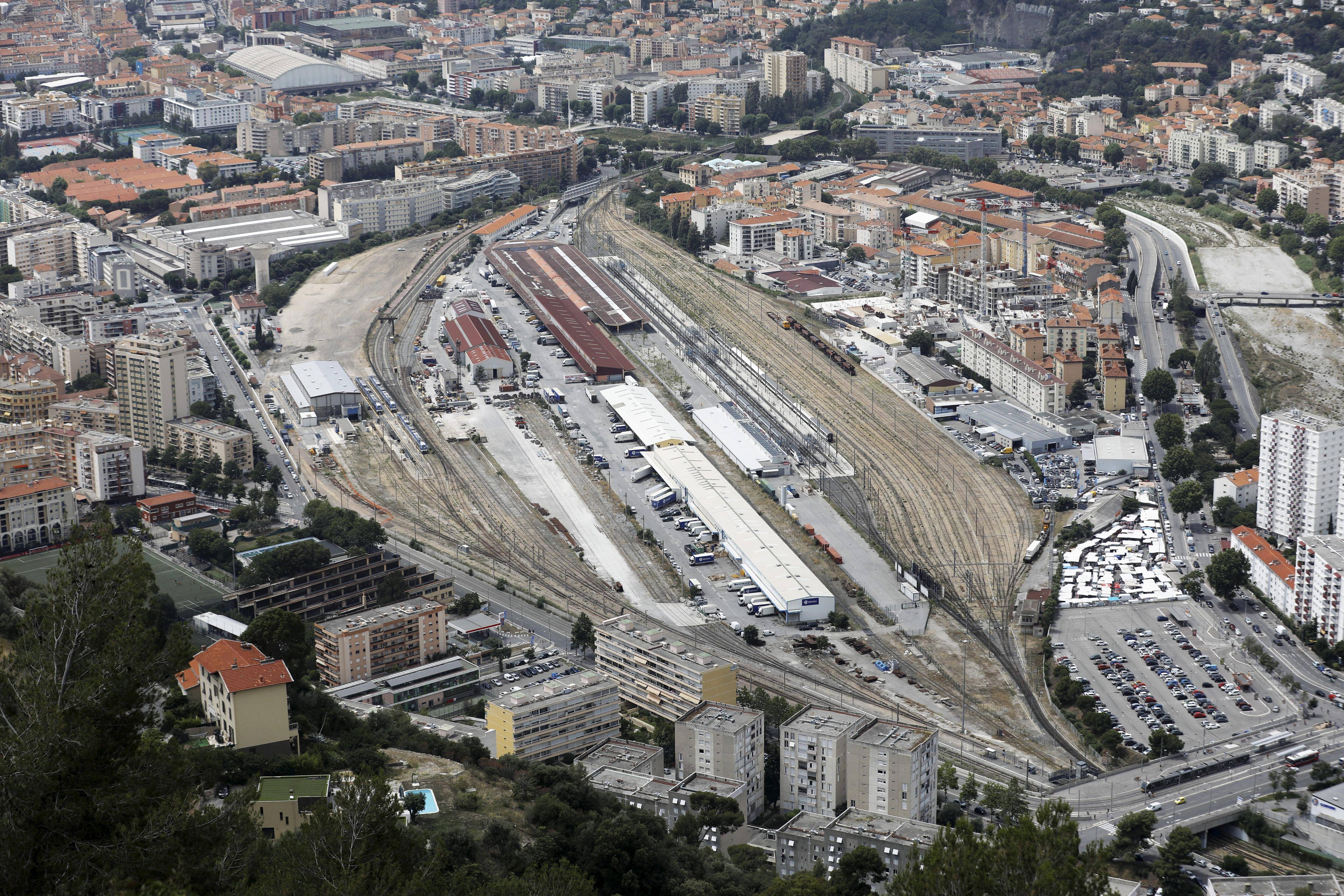 Battes de base-ball, couteau et bombe lacrymo: six jeunes interpellés après une rixe à Nice