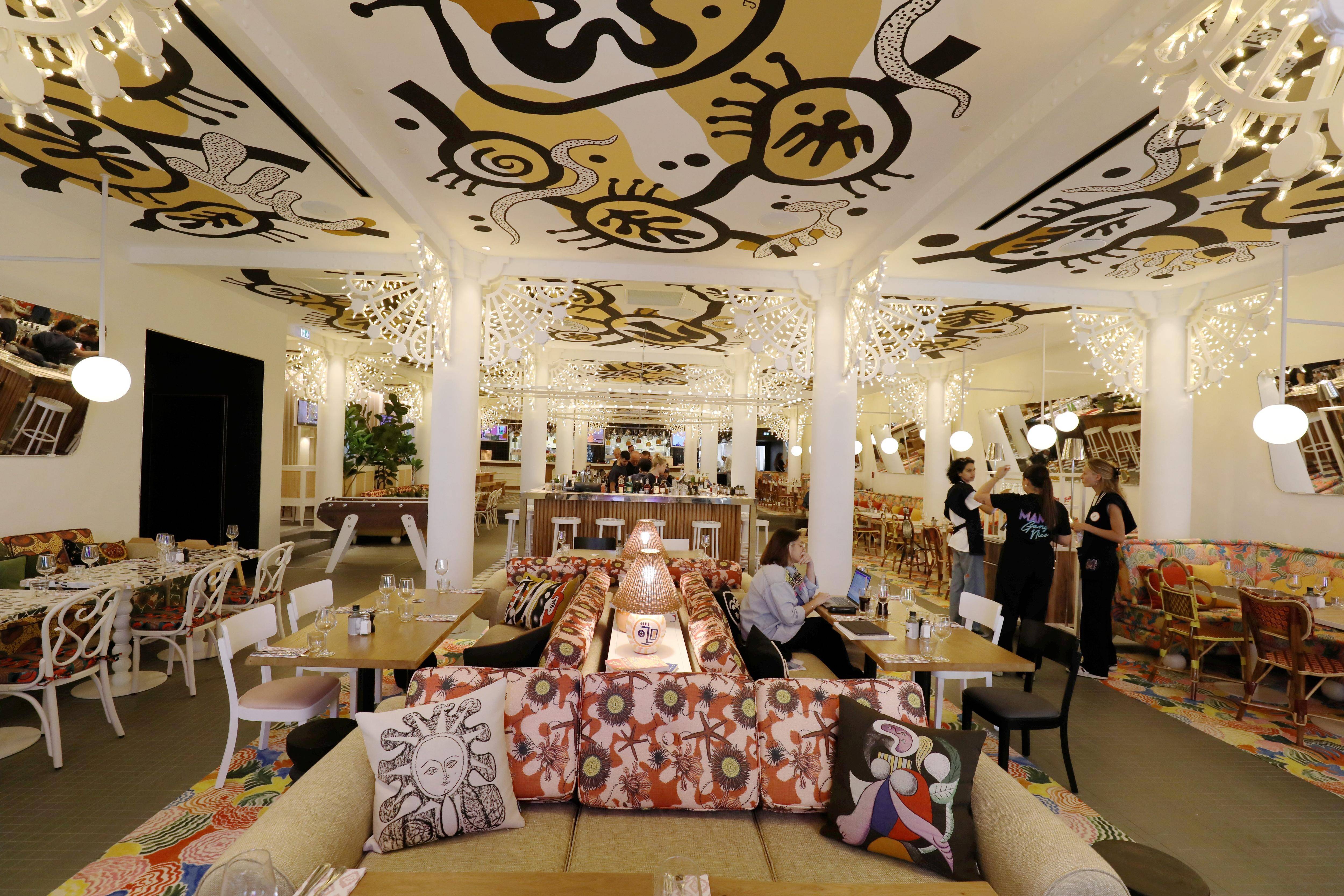 Il n'y a jamais eu autant d'hôtels de luxe qui ouvrent à Nice... On fait le point sur ces nouveaux lieux haut de gamme