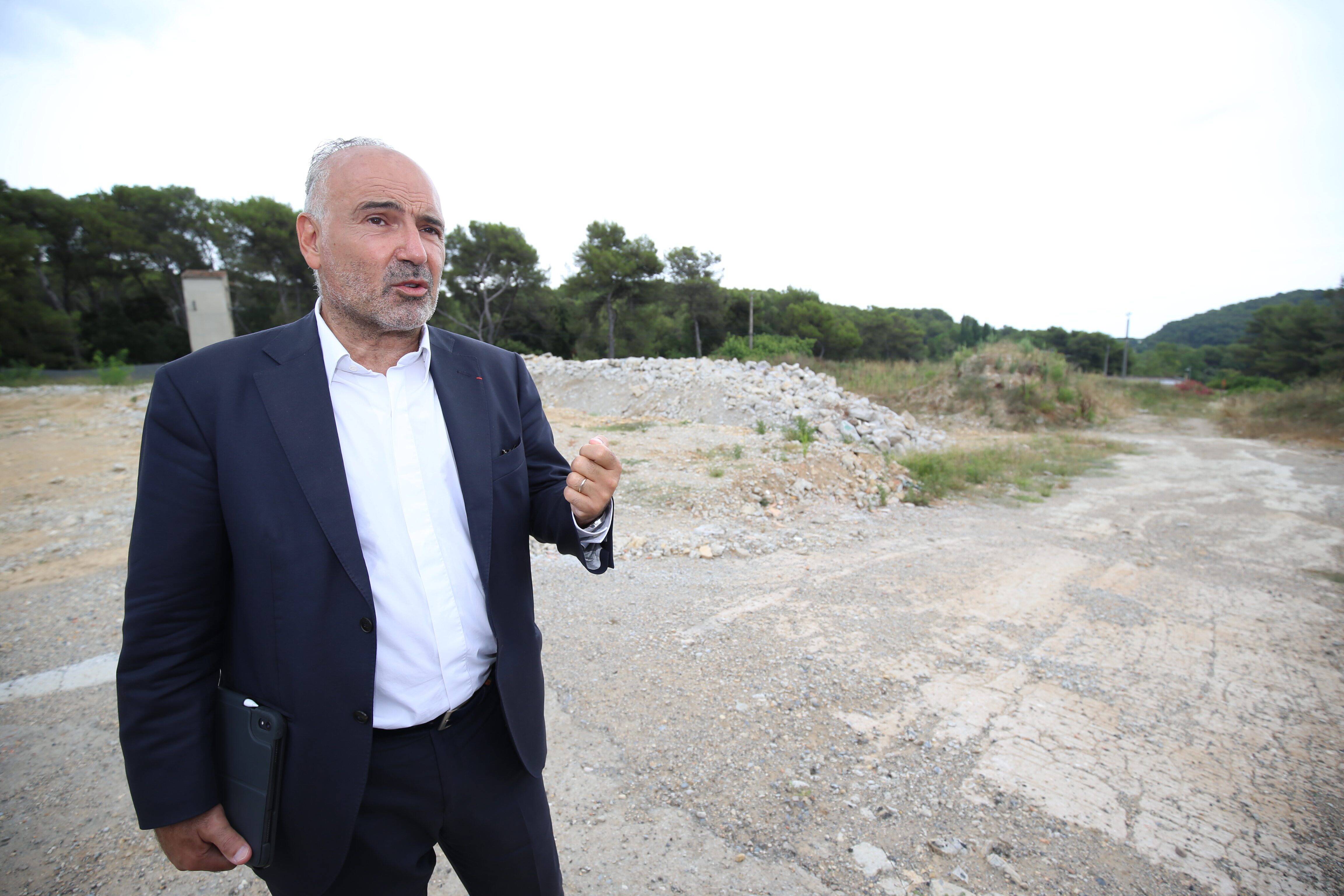 "On va faire plus grand": le promoteur du futur centre commercial Village de Valbonne, ex-Open Sky, réagit au nouveau coup d'arrêt