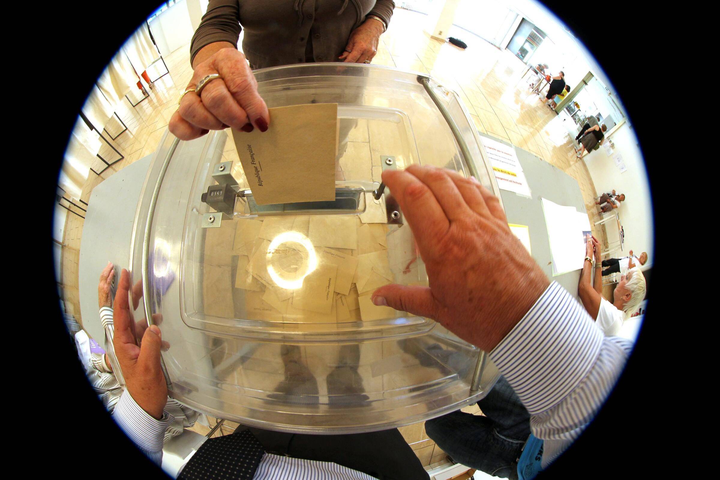 Élections législatives: LR propulse un novice en politique face à Eric Ciotti dans la 1re circonscription des Alpes-Maritimes