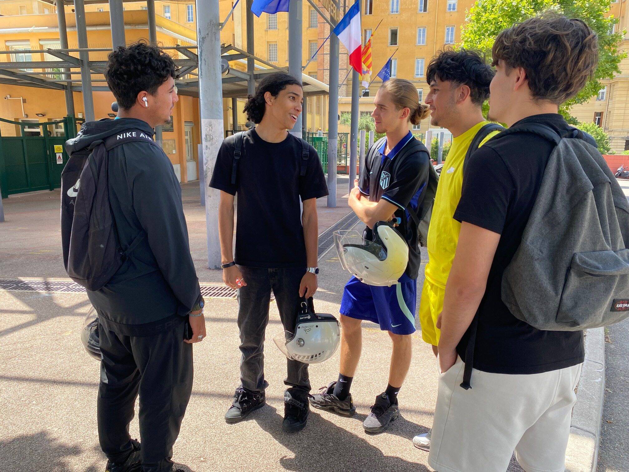 "Pas trop inspiré", "je vise la moyenne", les réactions des candidats au bac après l'épreuve de philo