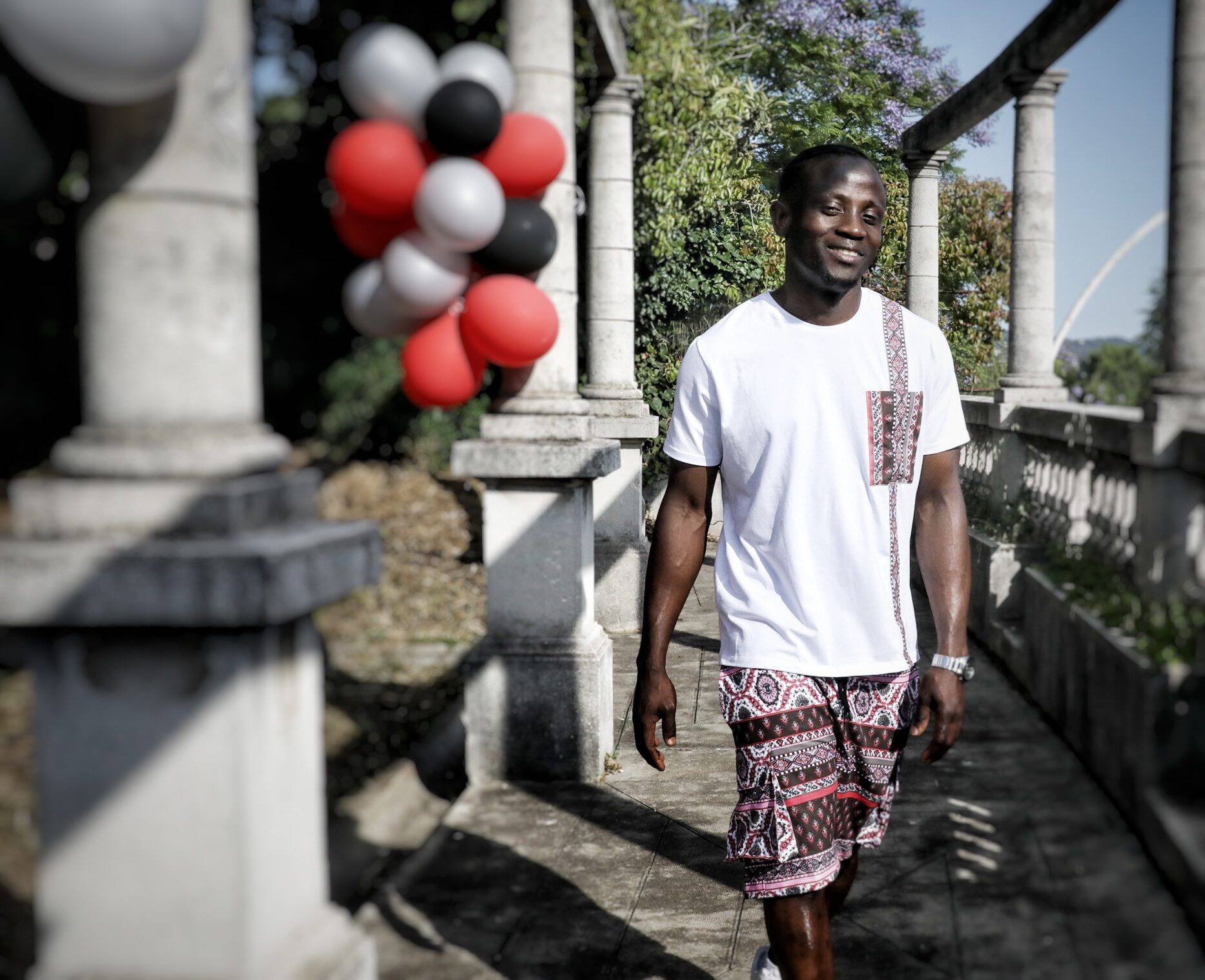 De mineur non accompagné à couturier, il lance sa première collection à Nice et raconte son bouleversant parcours