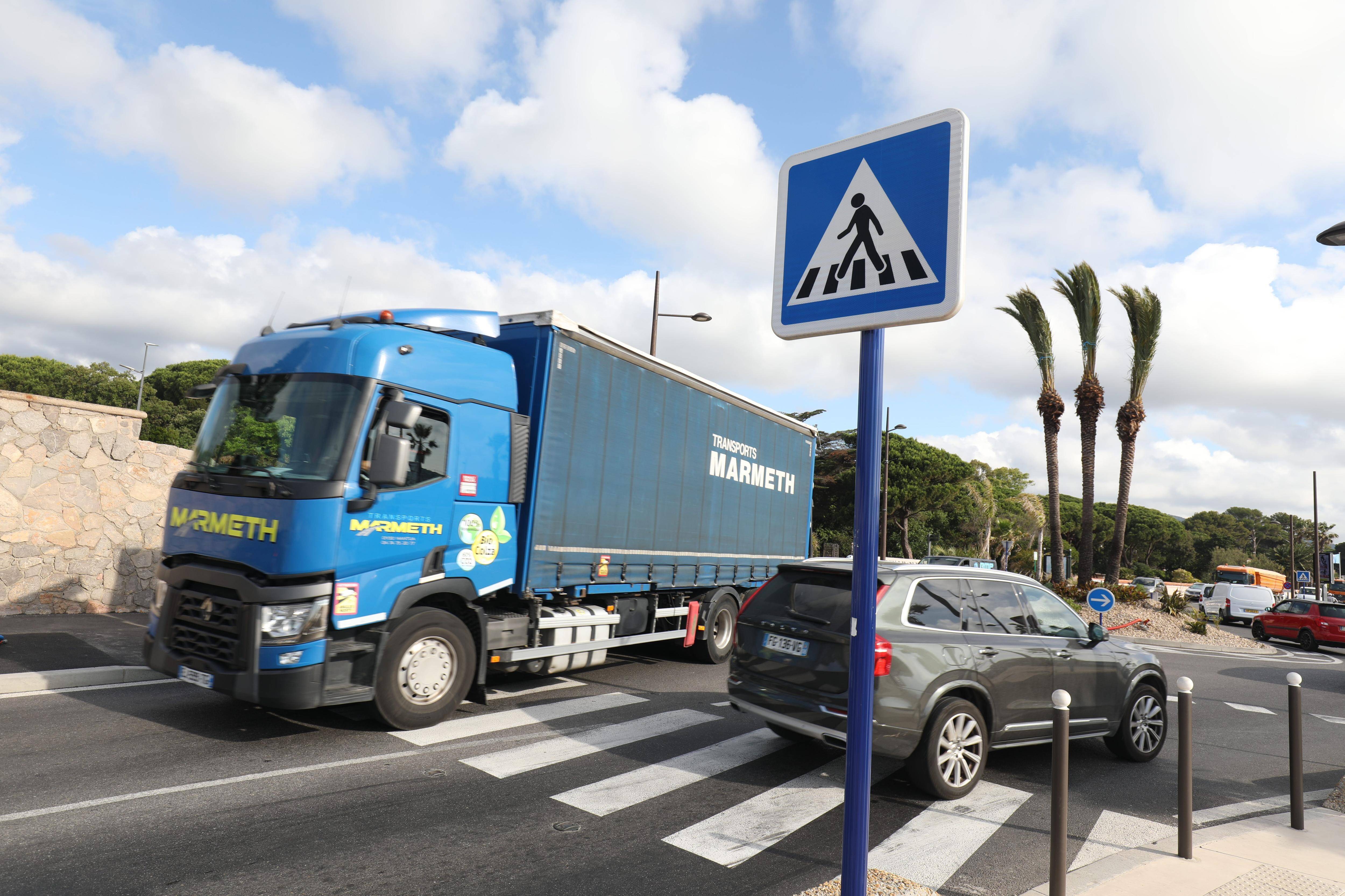 Un recours déposé au tribunal administratif de Toulon contre la limitation de tonnage des camions de Grimaud