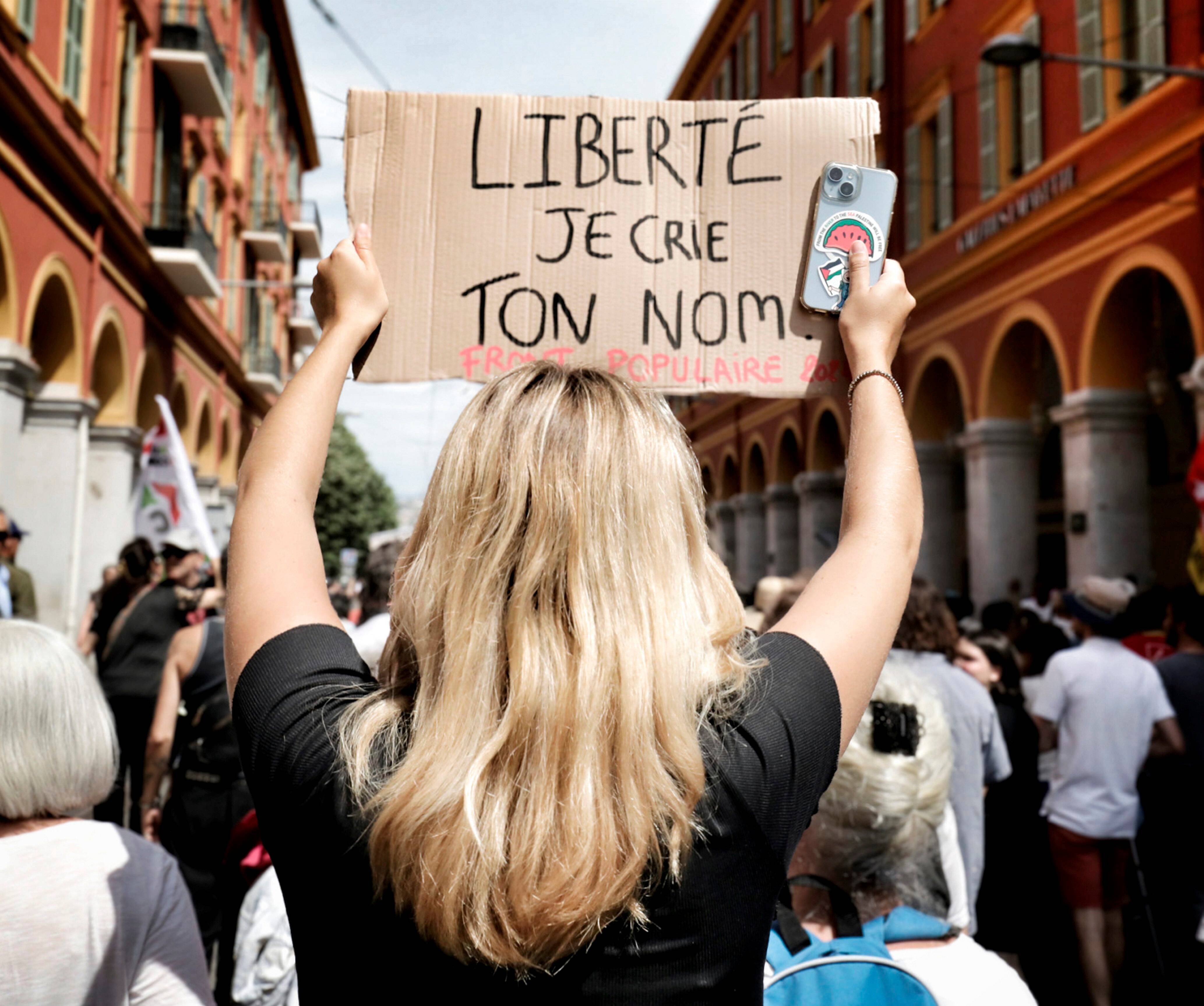 "Ce qui nous fait peur, c'est la casse du principe d'égalité": mobilisés contre l'extrême droite, ces Azuréens confient leurs craintes