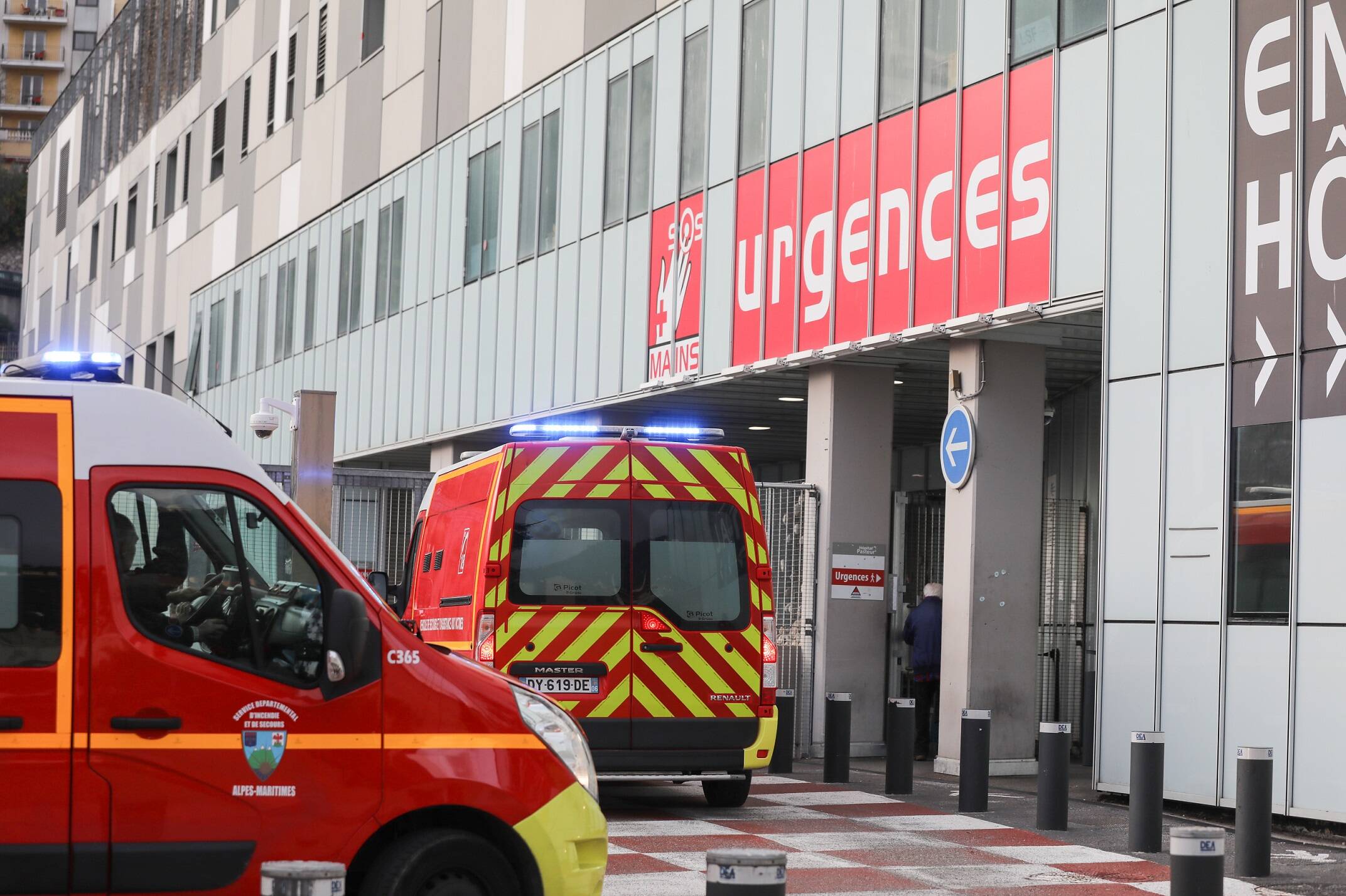 Un homme grièvement blessé par arme blanche dans le centre-ville de Nice, un suspect interpellé