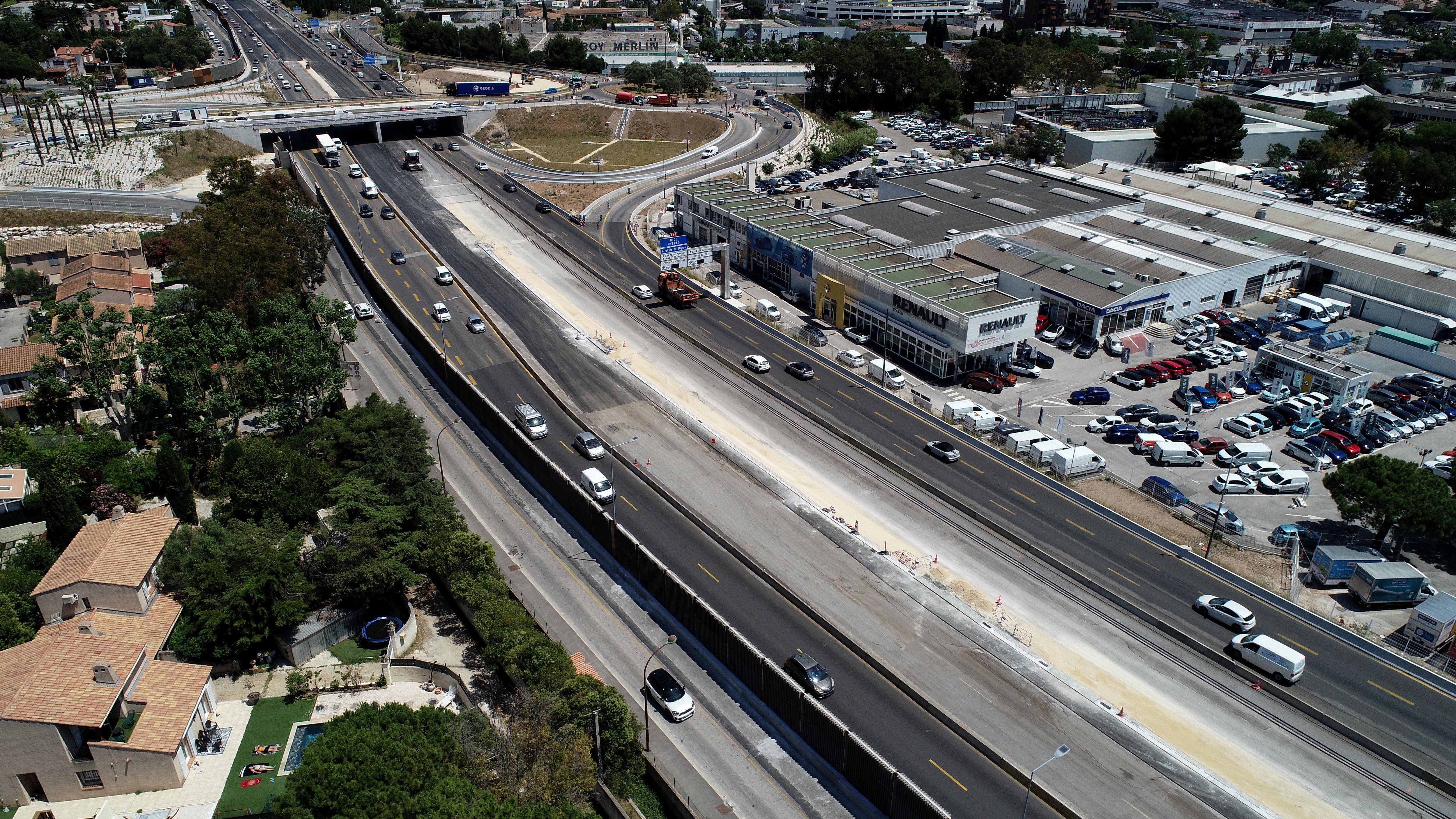 Les travaux se poursuivent sur le terre-plein central... On fait le point sur le chantier de l'A57