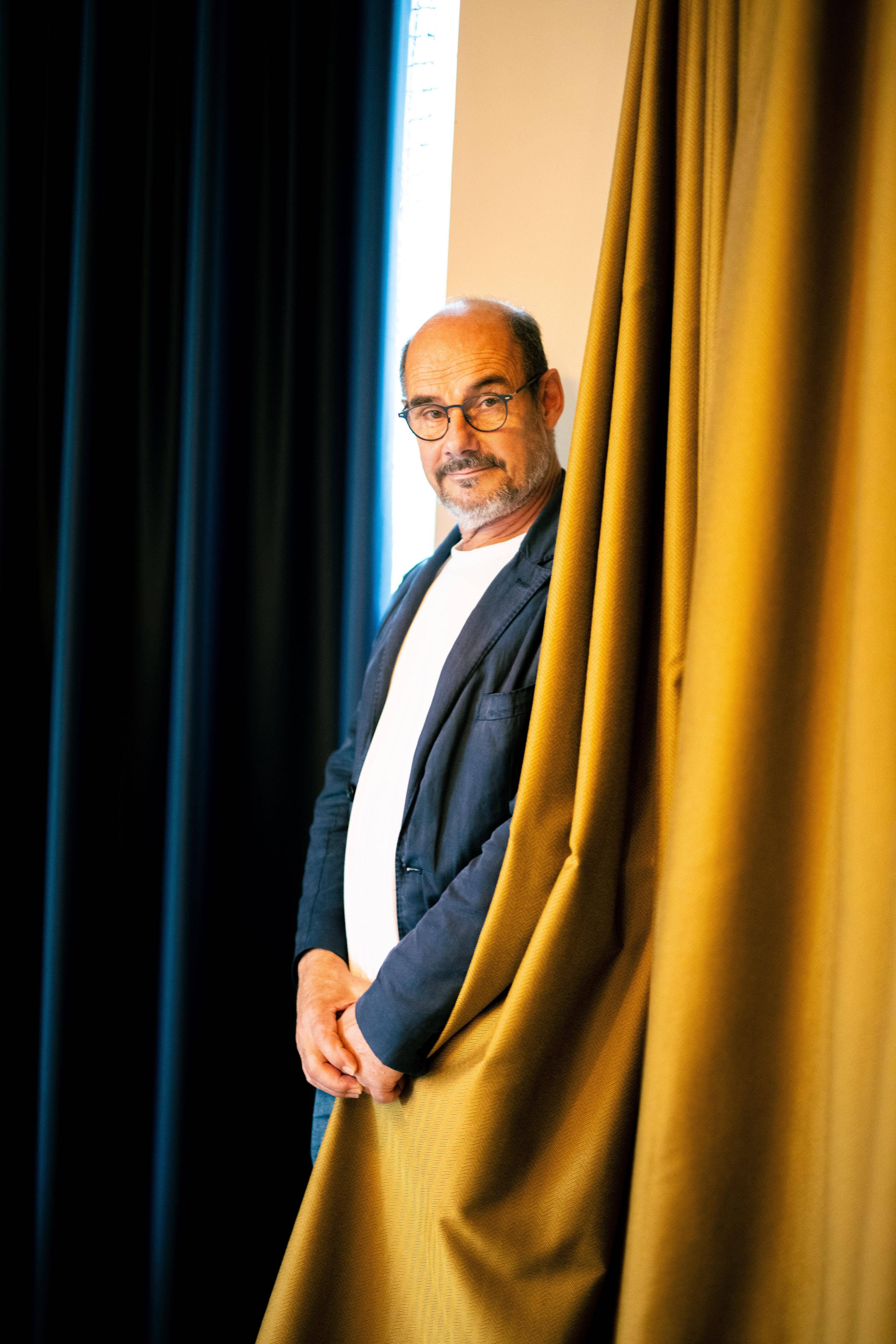 Rencontre avec Bernard Campan, l'ex-Inconnu qui continue d'explorer des rôles dramatiques avec "L'Enfant qui mesurait le monde", ce mercredi en salles