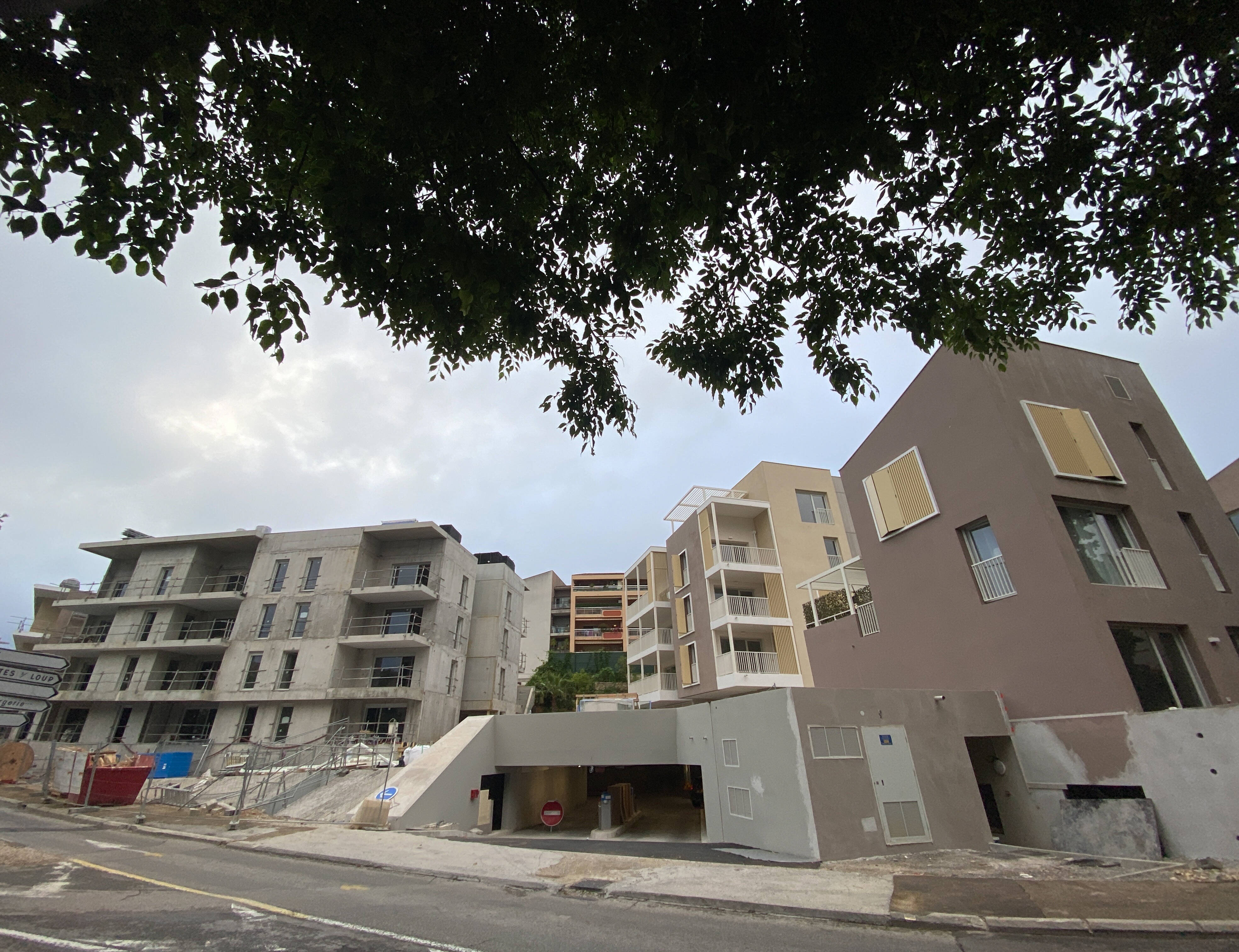 "Ça ne peut pas continuer", cette ville de la Côte d'Azur fait stopper un projet de 220 logements déjà en cours