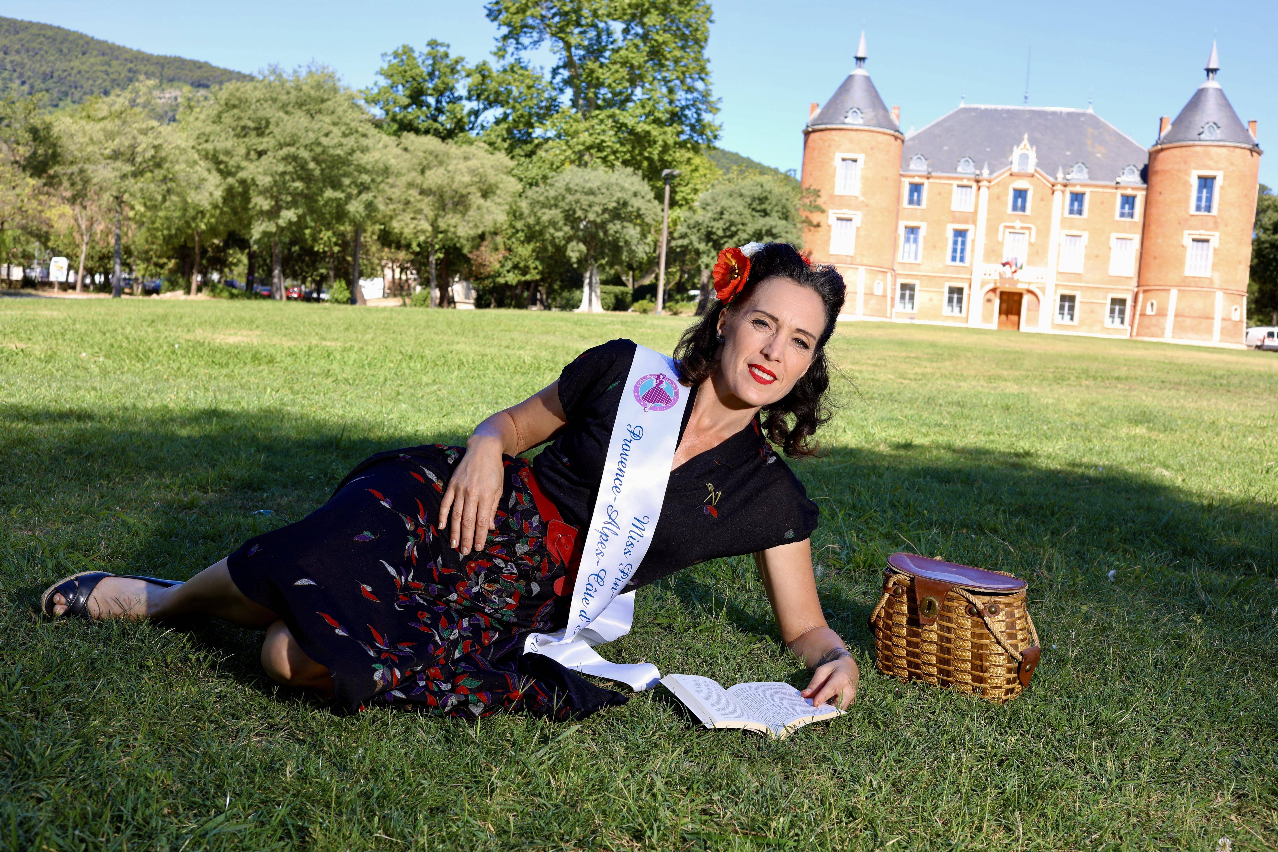 "En 2021 ma vie s'est arrêtée": Virginie Gary, la nouvelle Miss Pin-up Paca, évoque le burn-out qu'elle a vécu